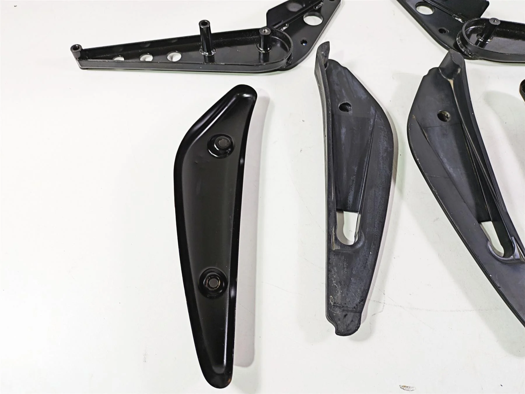 2016 Suzuki M109R VZR1800 Boulevard Rear Fender Strut Cover Set 41630-48G20 - Image 11