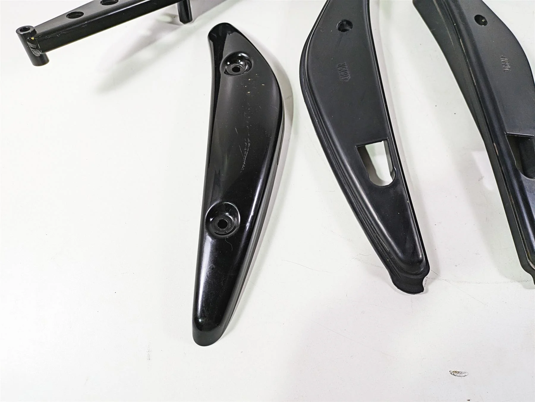 2016 Suzuki M109R VZR1800 Boulevard Rear Fender Strut Cover Set 41630-48G20 - Image 6