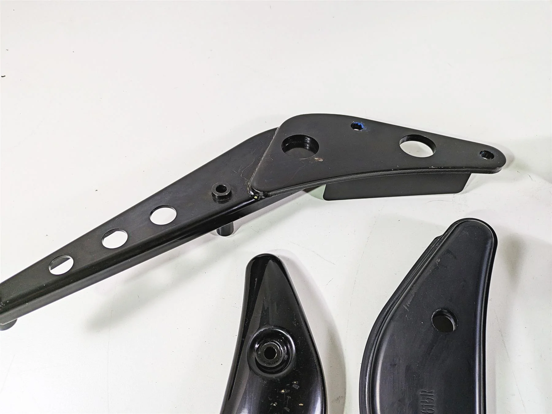 2016 Suzuki M109R VZR1800 Boulevard Rear Fender Strut Cover Set 41630-48G20 - Image 7