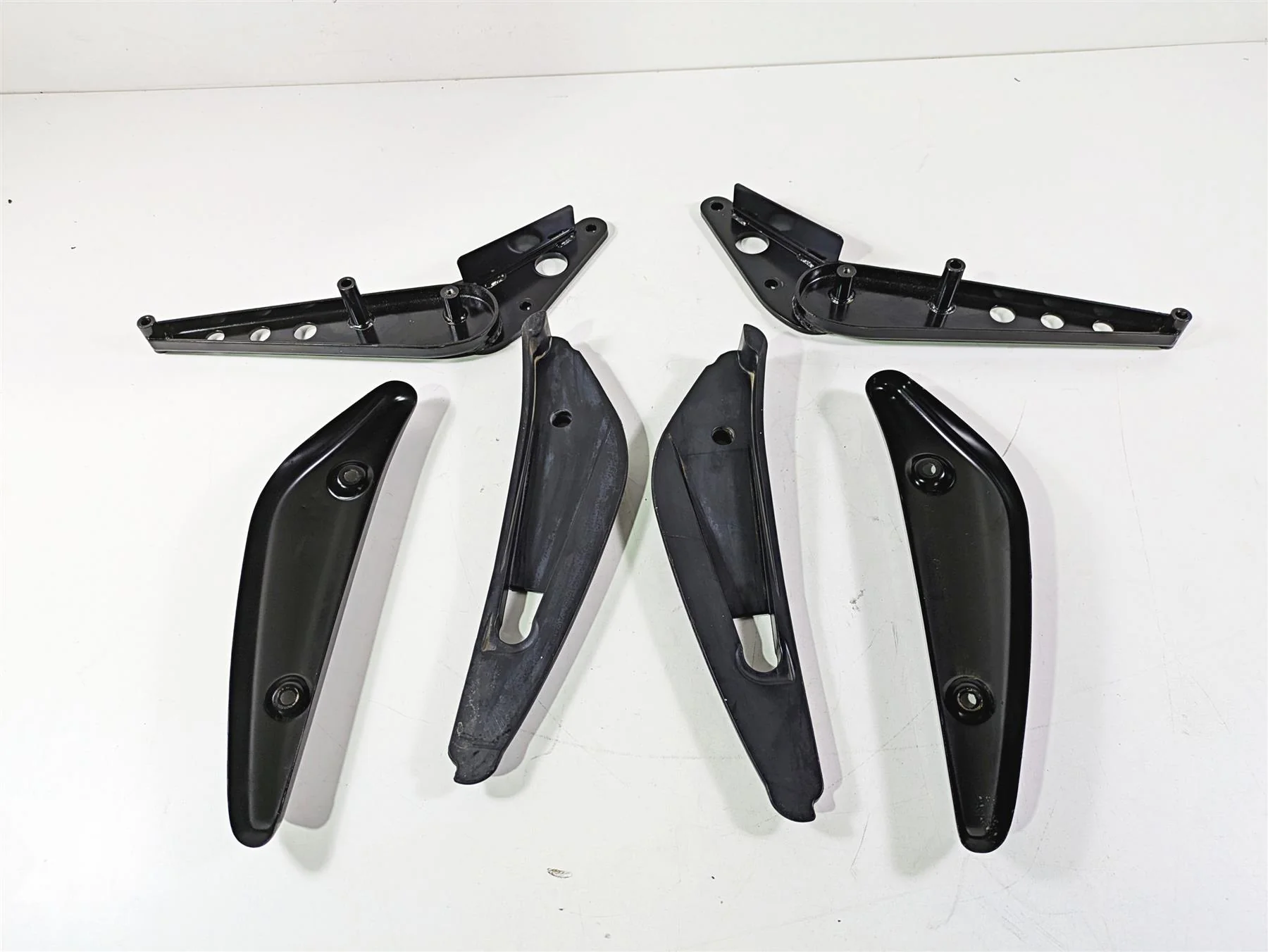 2016 Suzuki M109R VZR1800 Boulevard Rear Fender Strut Cover Set 41630-48G20 - Image 9