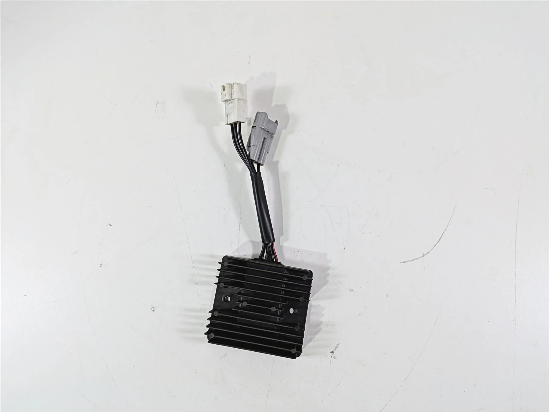 2016 Suzuki M109R VZR1800 Boulevard Rectifier Voltage Regulator 32800-10G30 - Image 5