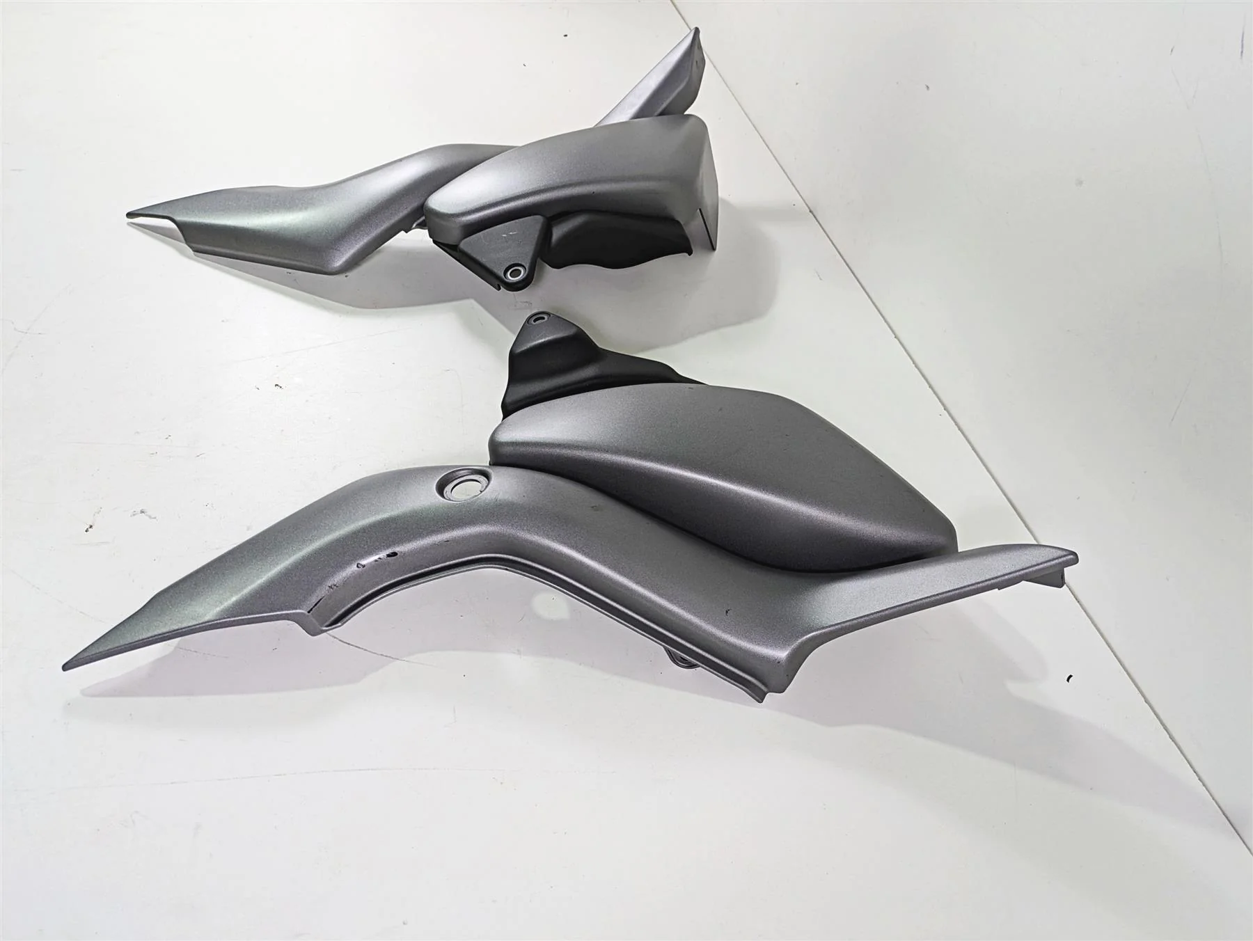 2016 Suzuki M109R VZR1800 Boulevard Side Cover Fairing Set 47210-48GA0 - Image 12