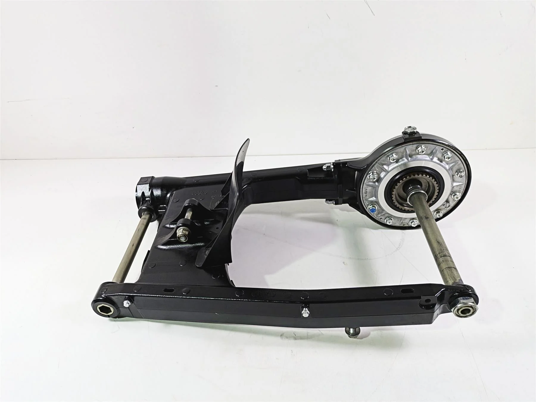 2016 Suzuki M109R VZR1800 Boulevard Swingarm Differential Shaft 27300-48850 - Image 4