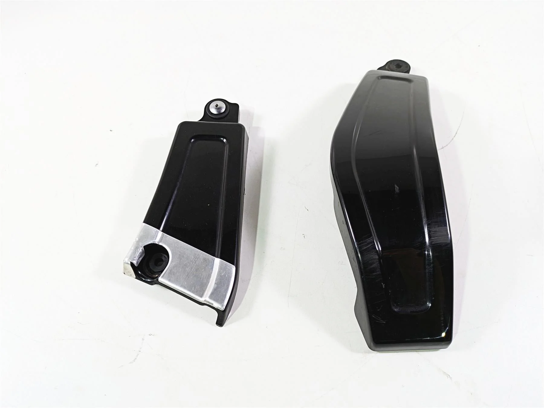 2016 Suzuki M109R VZR1800 Boulevard Swingarm Side Cover Set 47140-48G10-019