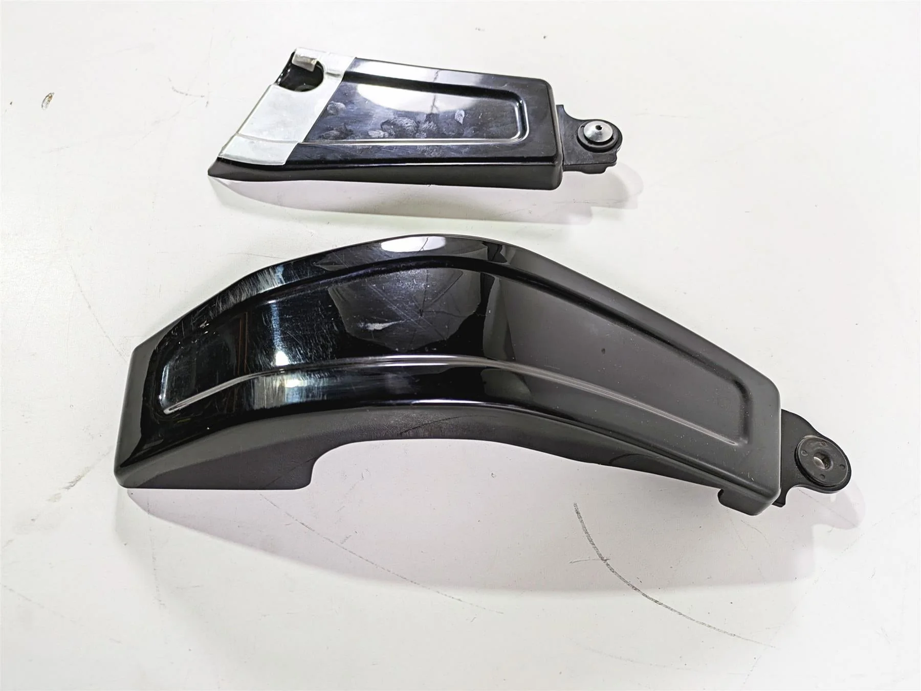 2016 Suzuki M109R VZR1800 Boulevard Swingarm Side Cover Set 47140-48G10-019 - Image 4