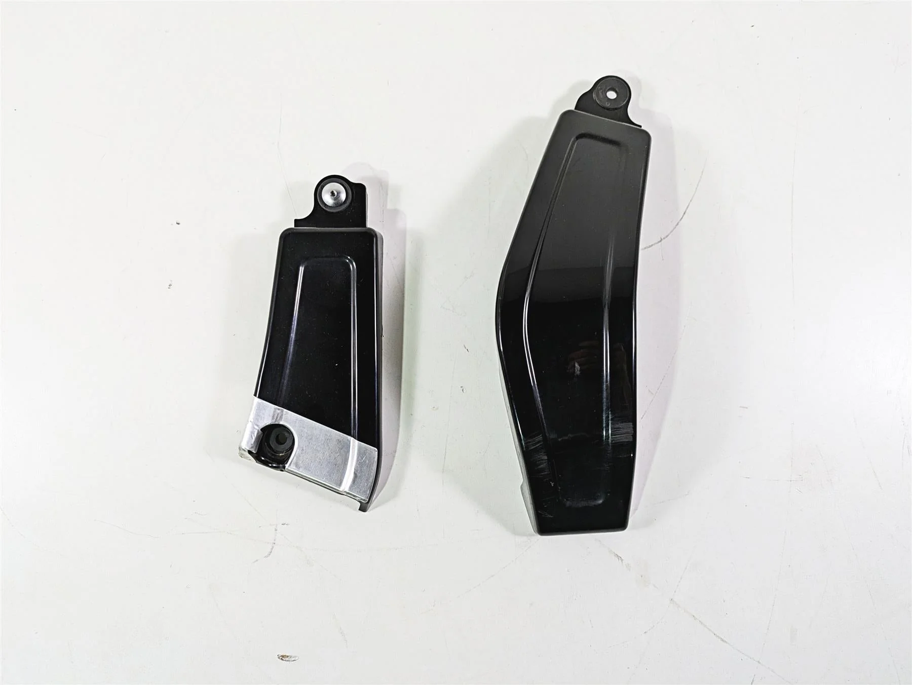2016 Suzuki M109R VZR1800 Boulevard Swingarm Side Cover Set 47140-48G10-019 - Image 5