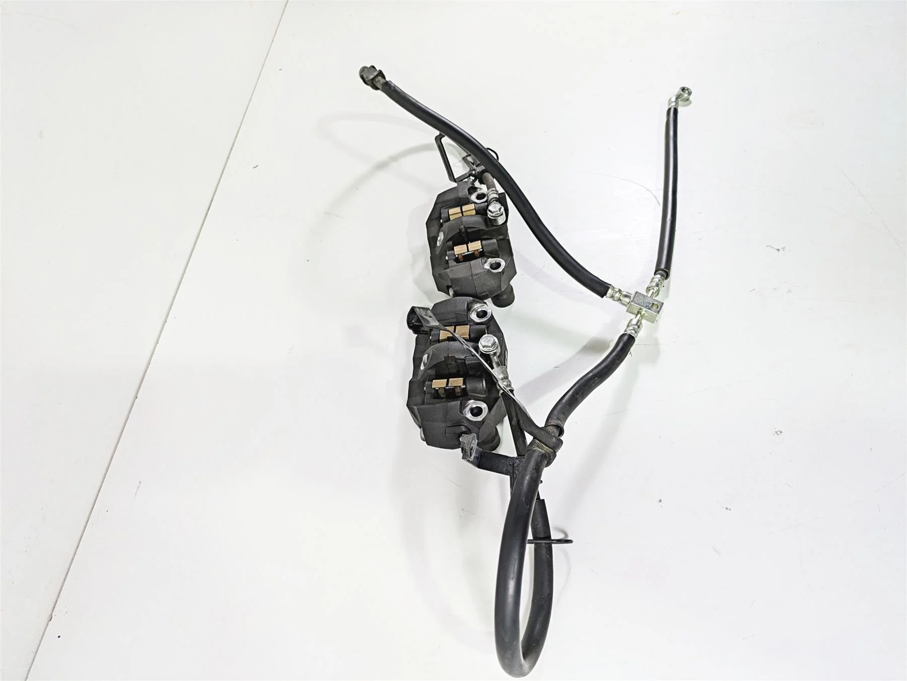 2016 Suzuki M109R VZR1800 Boulevard Tokico Front Brake Caliper Set 59100-41G40 - Image 2