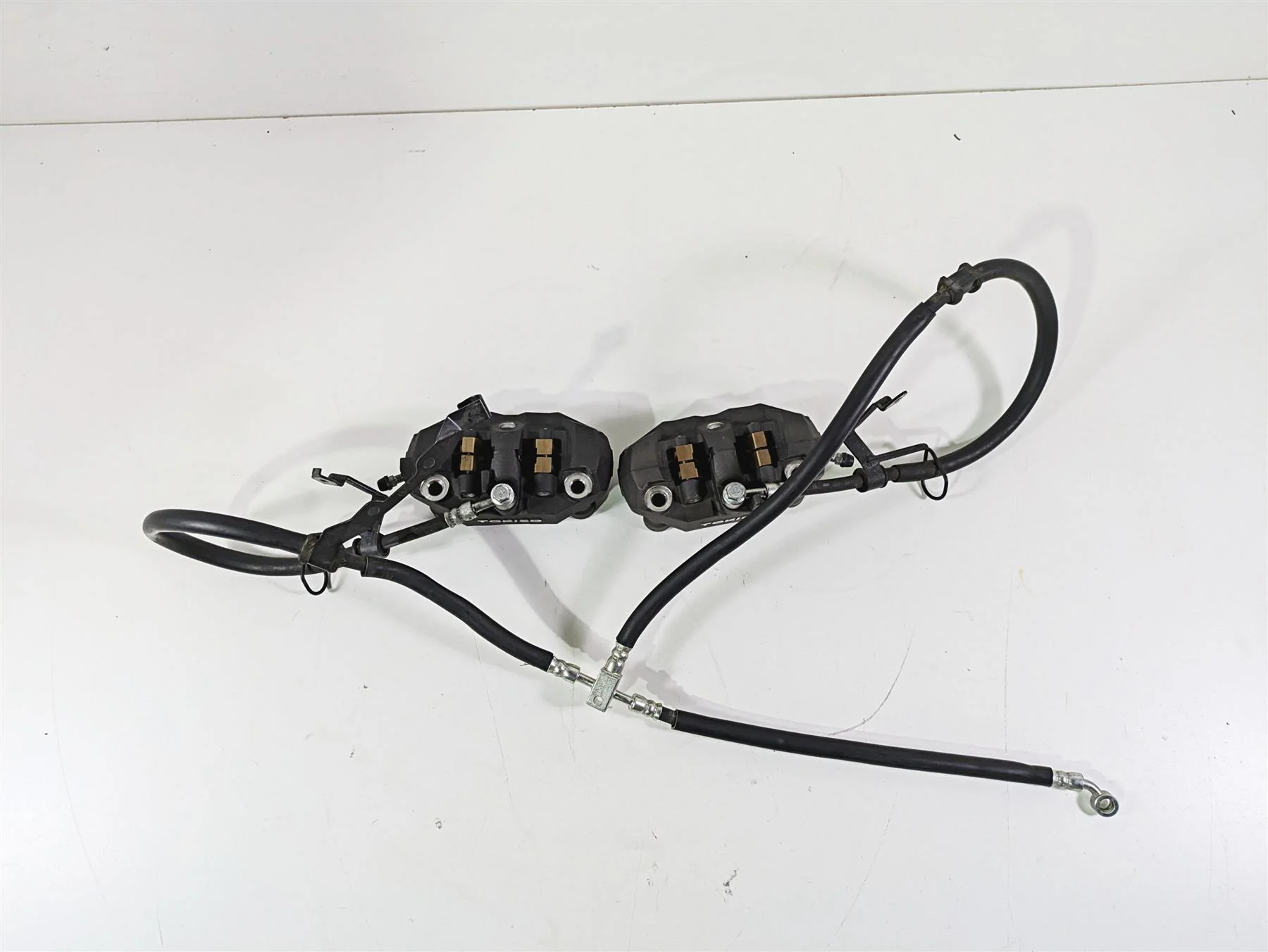 2016 Suzuki M109R VZR1800 Boulevard Tokico Front Brake Caliper Set 59100-41G40 - Image 4