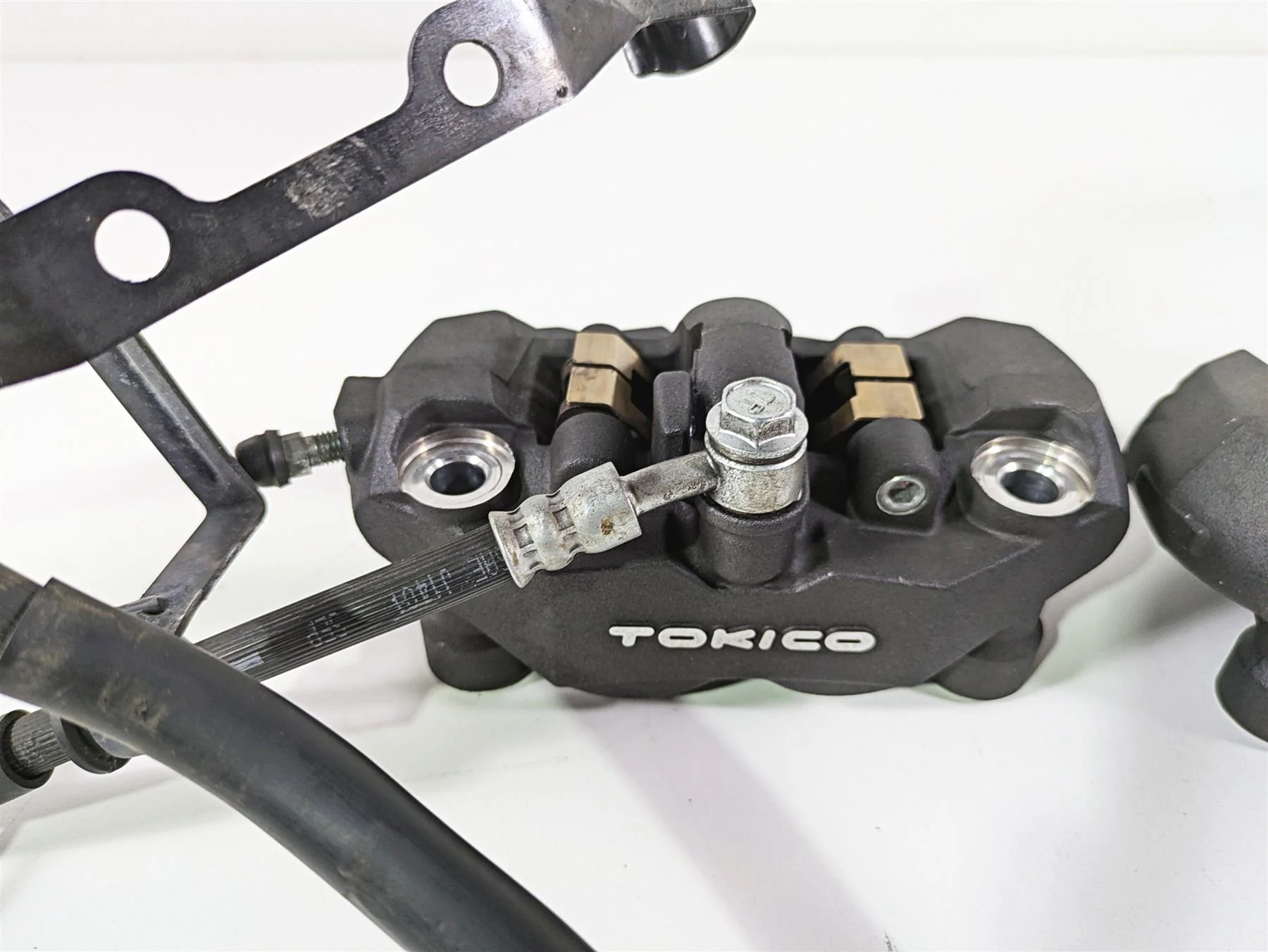2016 Suzuki M109R VZR1800 Boulevard Tokico Front Brake Caliper Set 59100-41G40 - Image 5