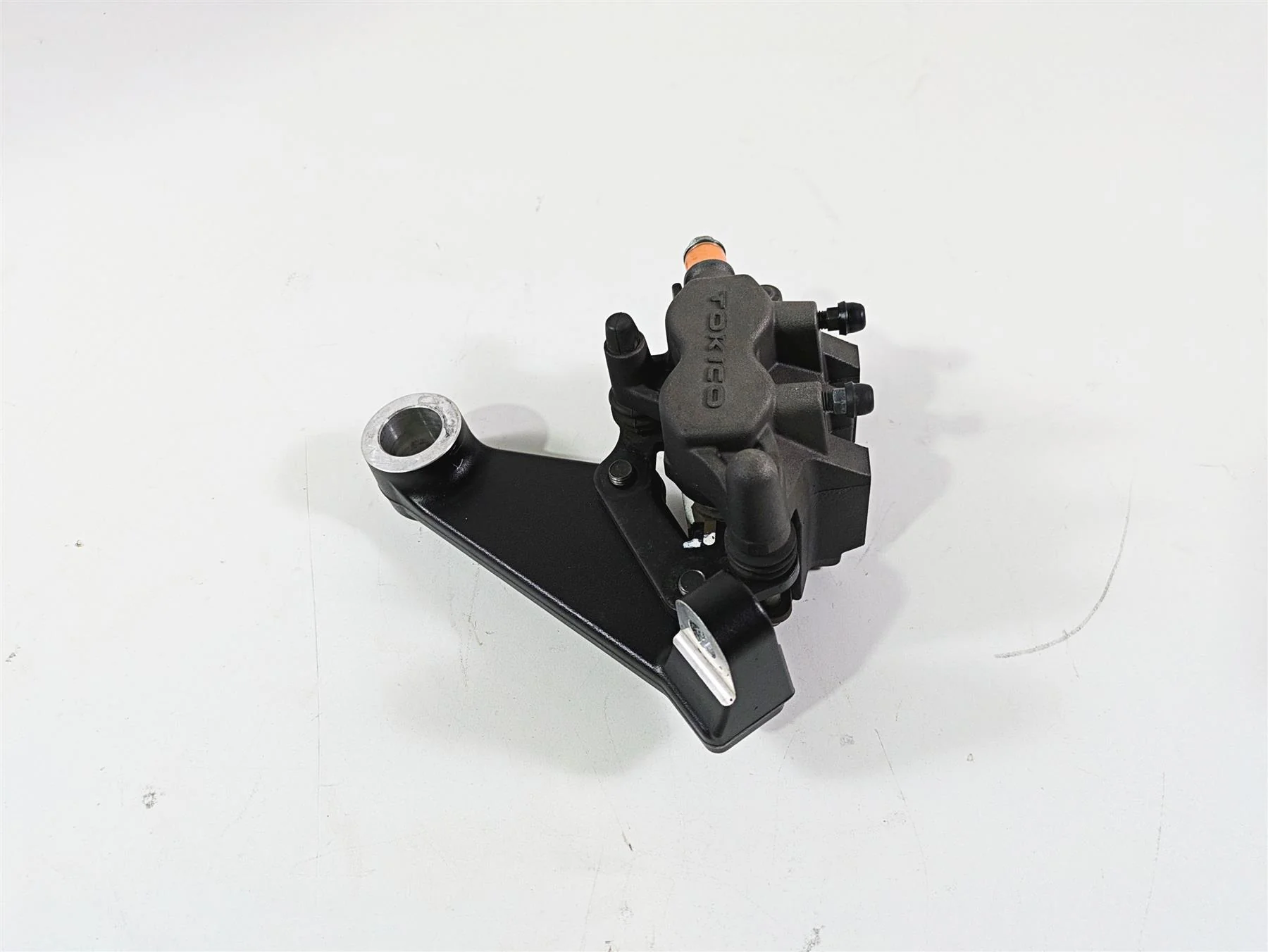 2016 Suzuki M109R VZR1800 Boulevard Tokico Rear Brake Caliper 69100-01D40 - Image 2