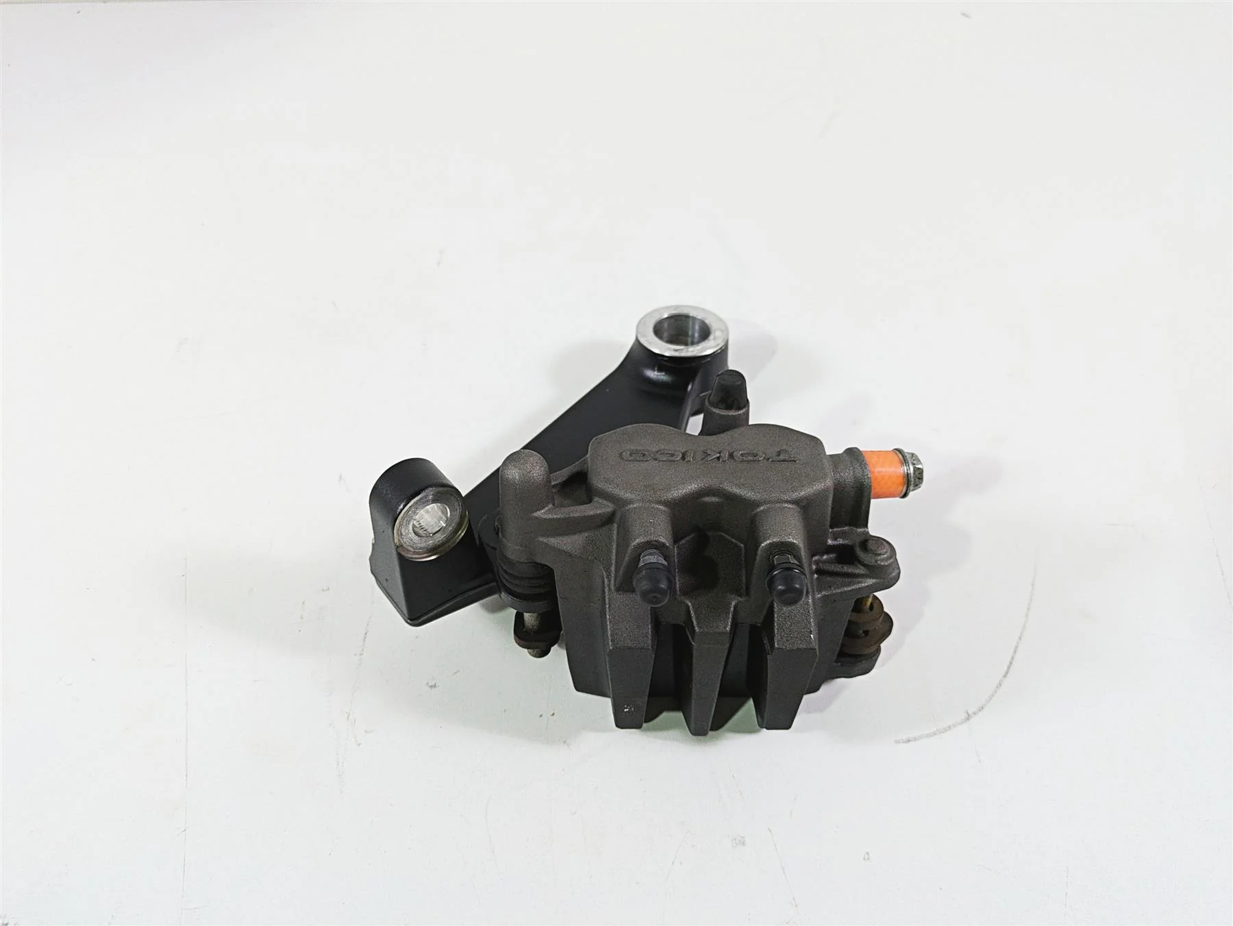 2016 Suzuki M109R VZR1800 Boulevard Tokico Rear Brake Caliper 69100-01D40 - Image 3