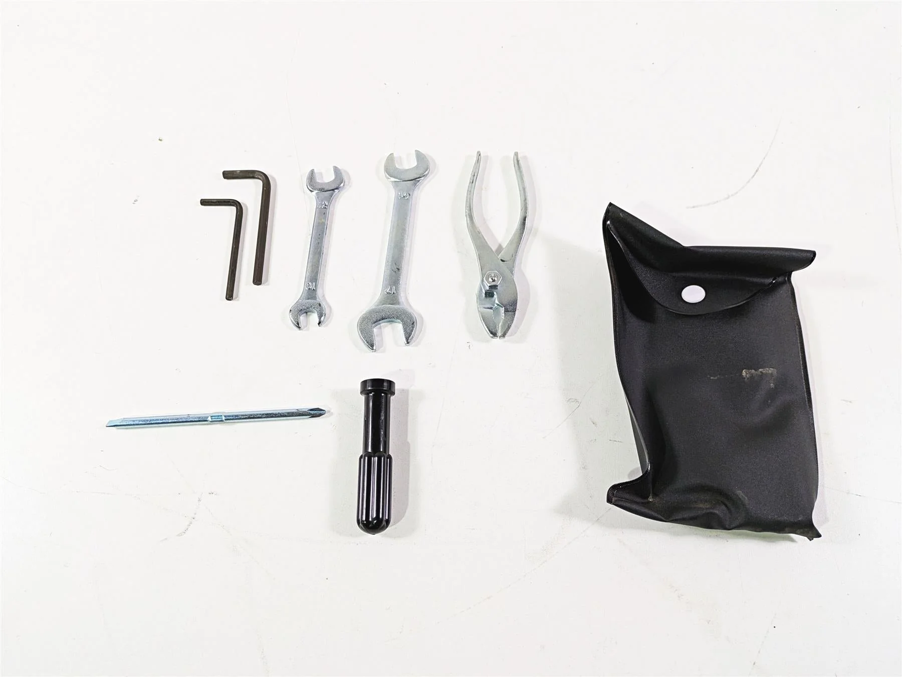 2016 Suzuki M109R VZR1800 Boulevard Tool Kit Owners Tools Bag 09800-21102 - Image 9