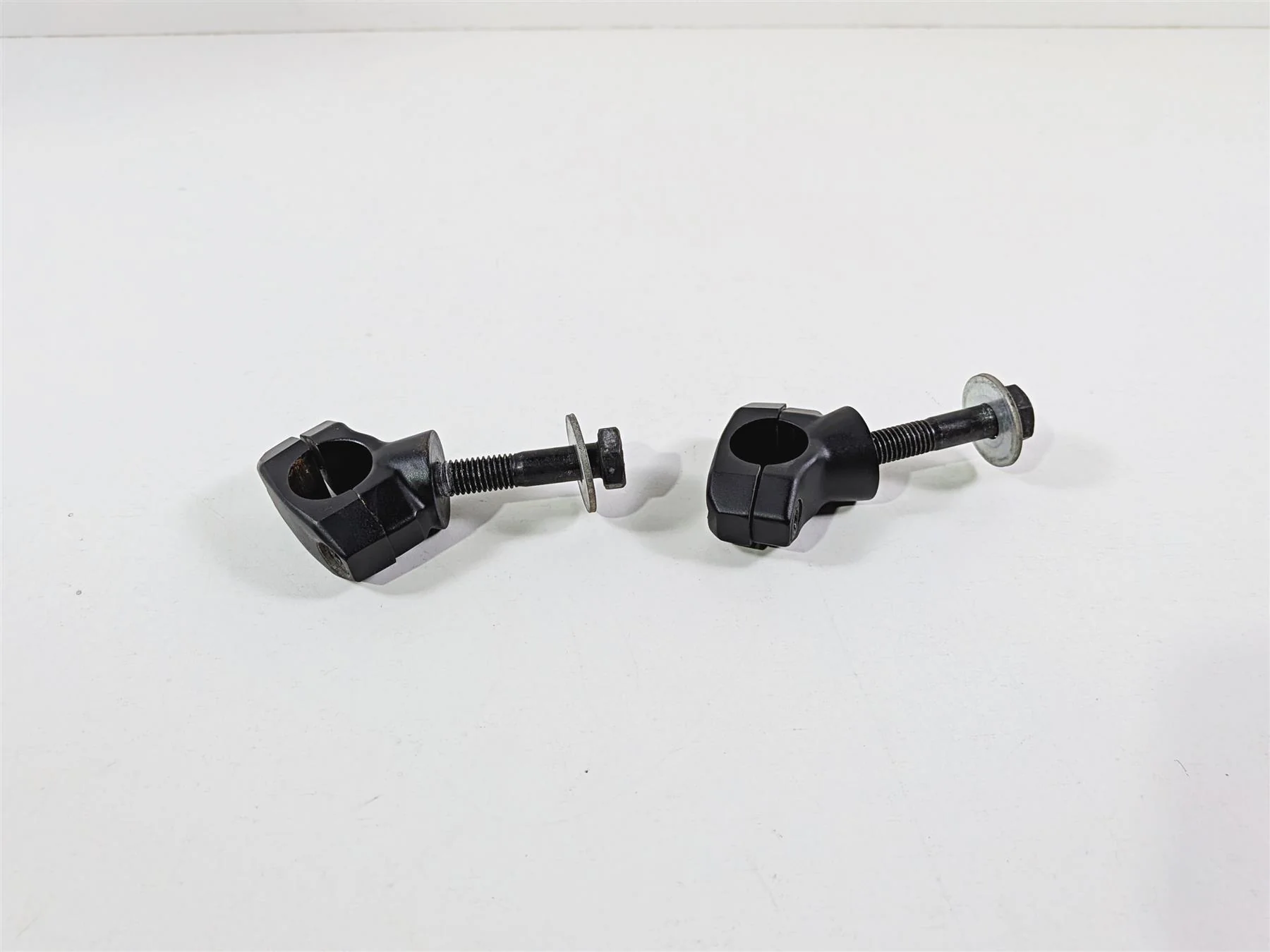 2016 Victory Cross Country Black Handlebar Holder Riser Mount Set 5139570 - Image 3