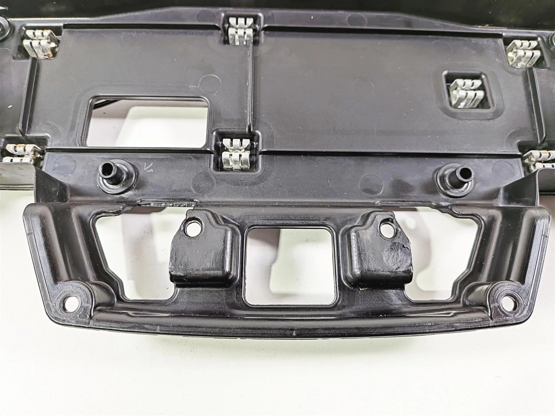 2016 Victory Cross Country Dash Panel & Speaker Mount Cover 5437065 - Image 10
