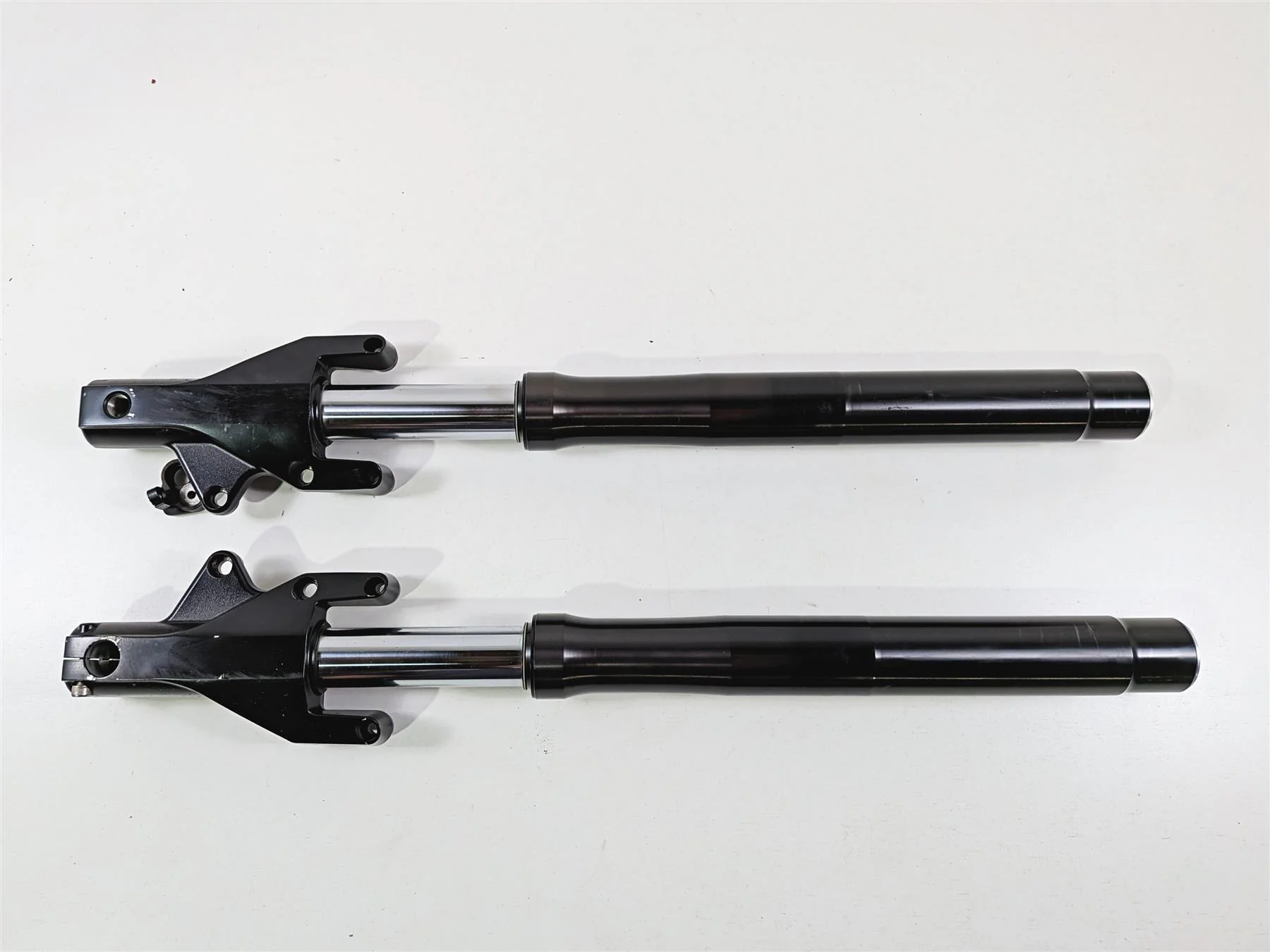 2016 Victory Cross Country Front Fork Leg Set 1823818 1823819
