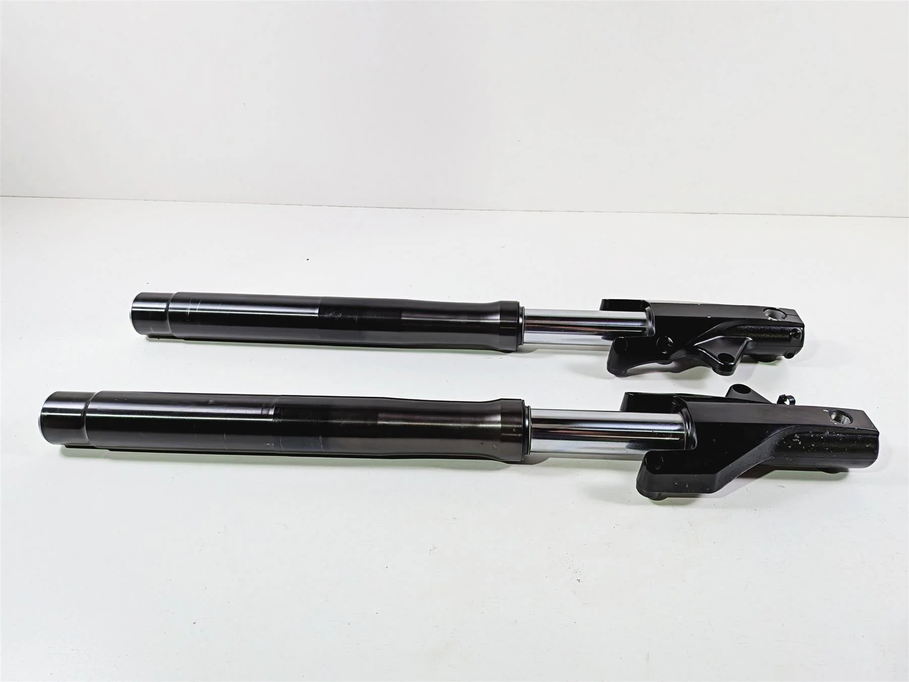 2016 Victory Cross Country Front Fork Leg Set 1823818 1823819 - Image 2