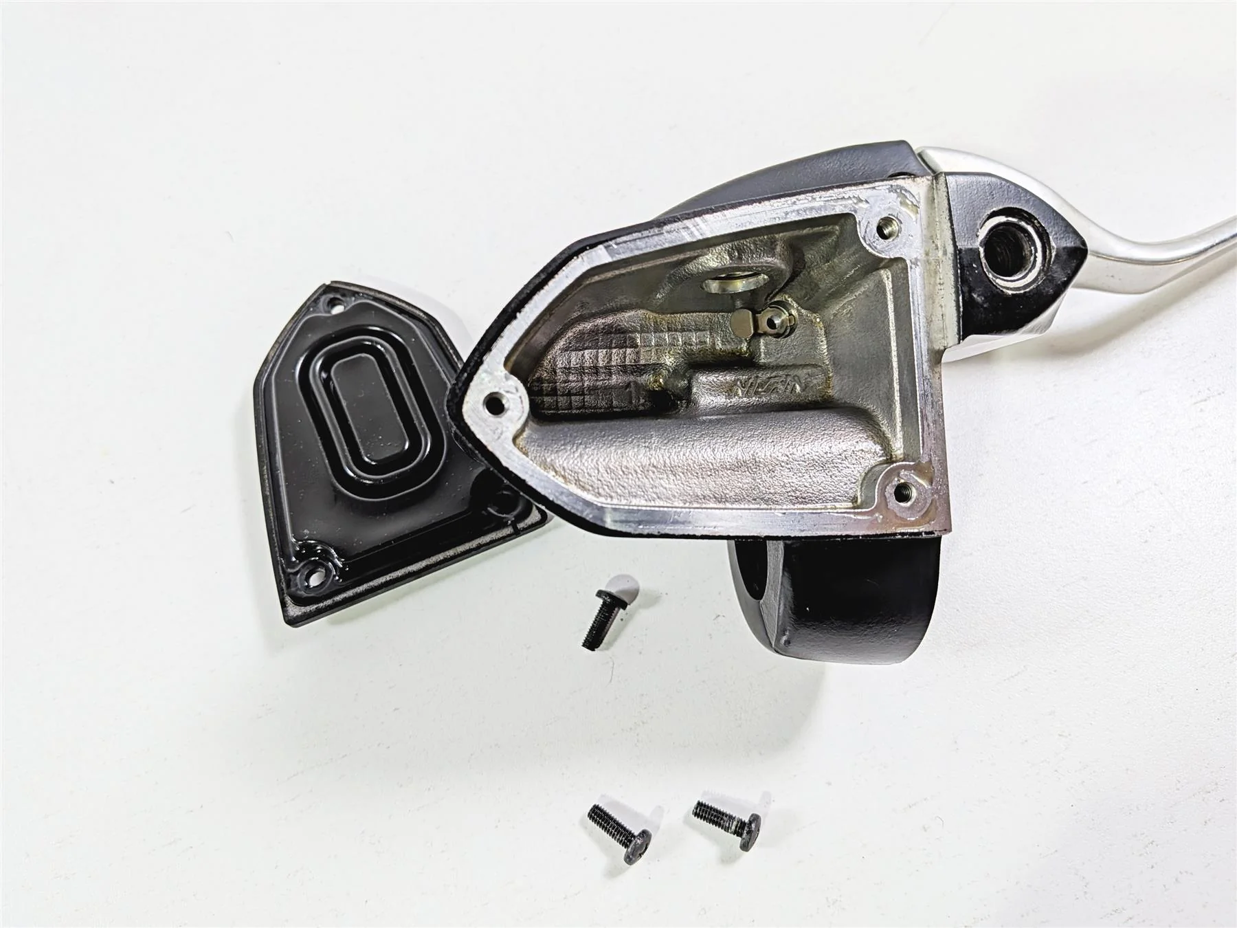 2016 Victory Cross Country Front Nissin Brake Master Cylinder 1912527 1912686 - Image 11