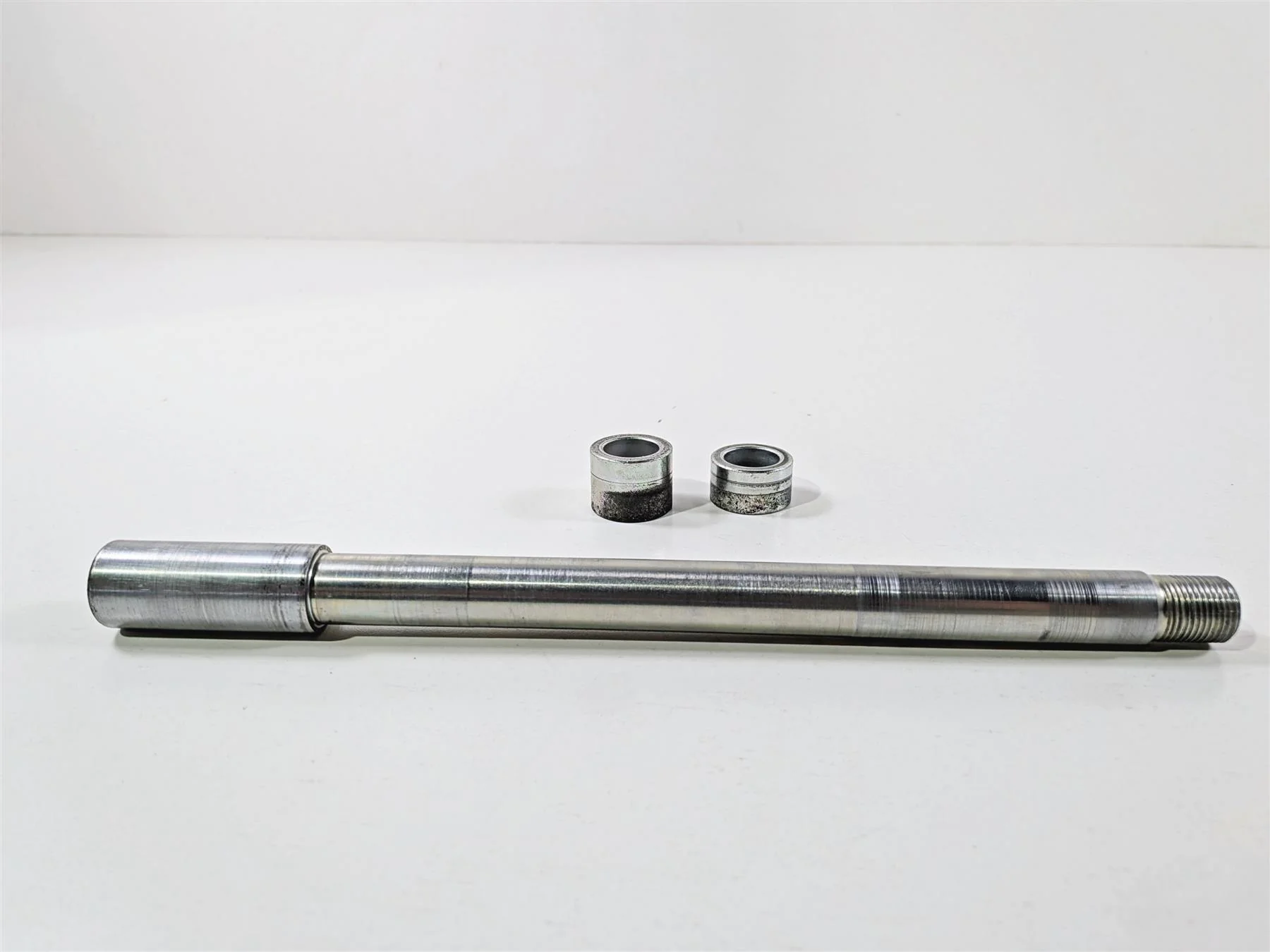 2016 Victory Cross Country Front Wheel Spindle Axle 5138509 - Image 5