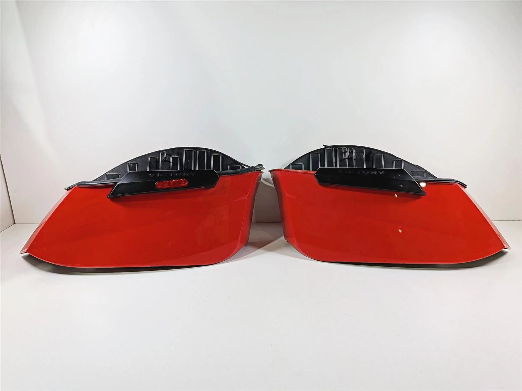 2016 Victory Cross Country Left Right Saddlebag Set - Red 5438372 5438373