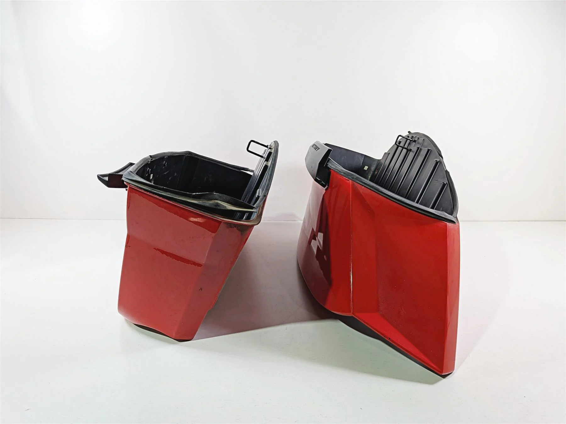 2016 Victory Cross Country Left Right Saddlebag Set - Red 5438372 5438373 - Image 6