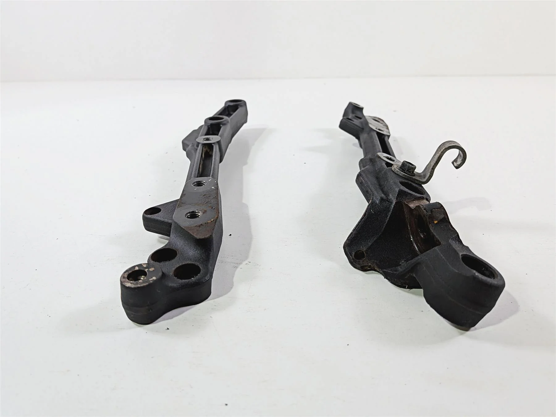 2016 Victory Cross Country Lower Frame Cradle Mount Set 5137537 5136540 - Image 3