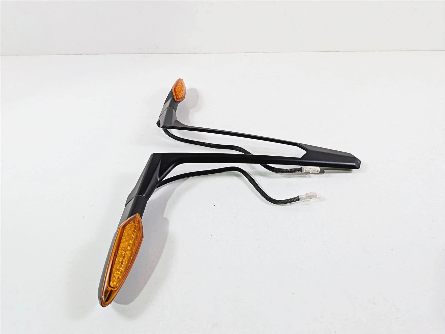 2016 Victory Cross Country Rear Black Turn Signal Linker & Trim 5136613 2411114 - Image 4