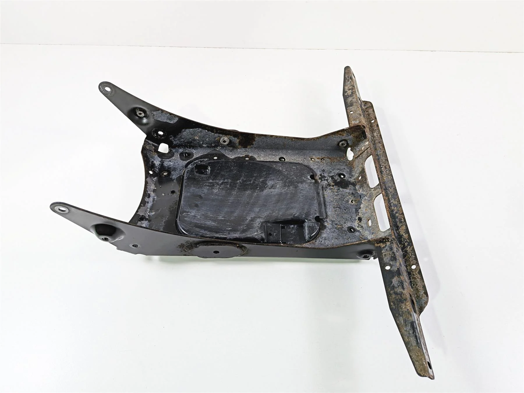 2016 Victory Cross Country Rear Metal Fender Support Holder Carrier Set 1017822 - Image 6