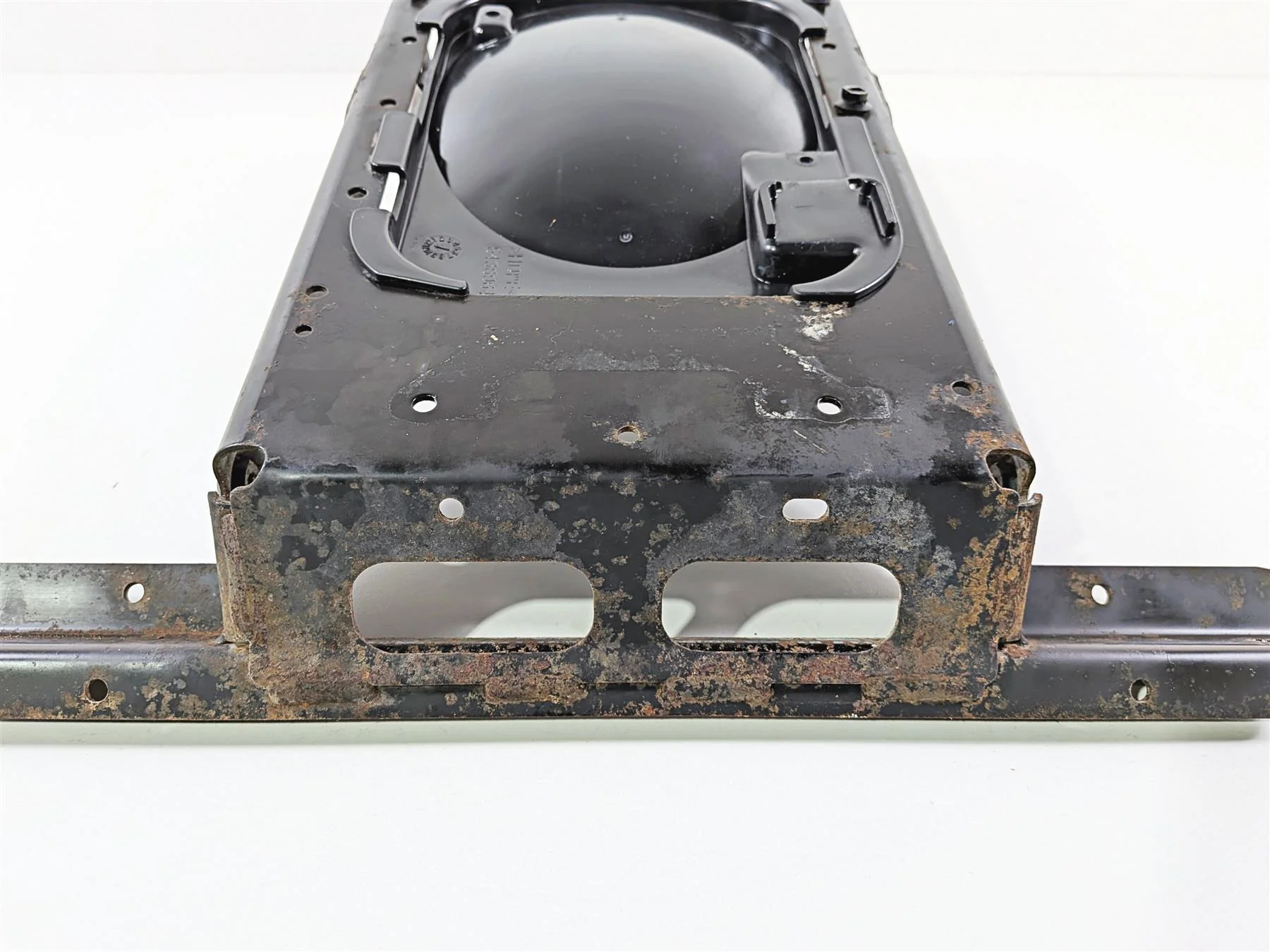 2016 Victory Cross Country Rear Metal Fender Support Holder Carrier Set 1017822 - Image 9