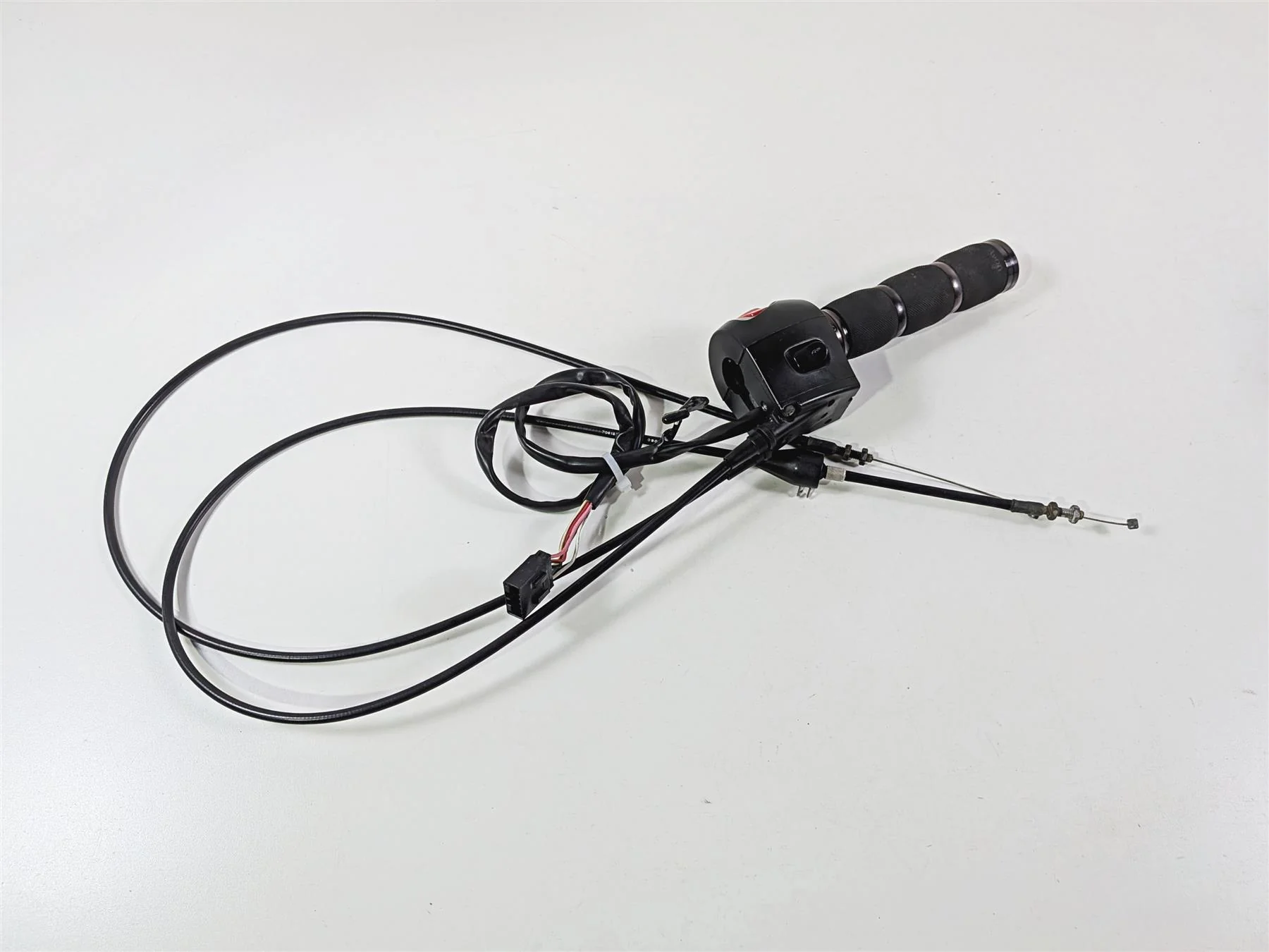 2016 Victory Cross Country Right Hand Start Kill Control Switch 4011357 - Image 13