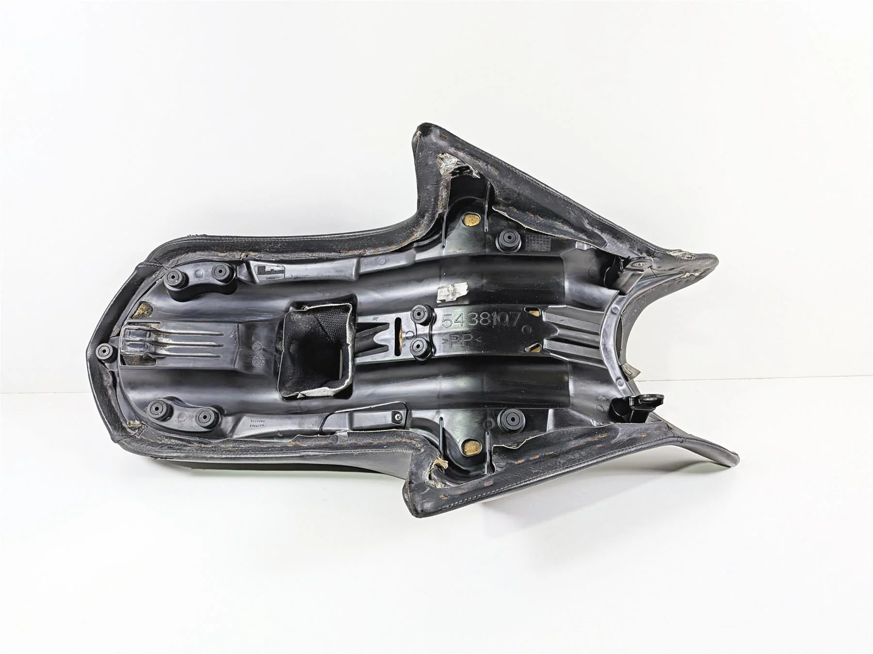 2016 Victory Cross Country Unheated Seat Saddle 1017680 - Image 9