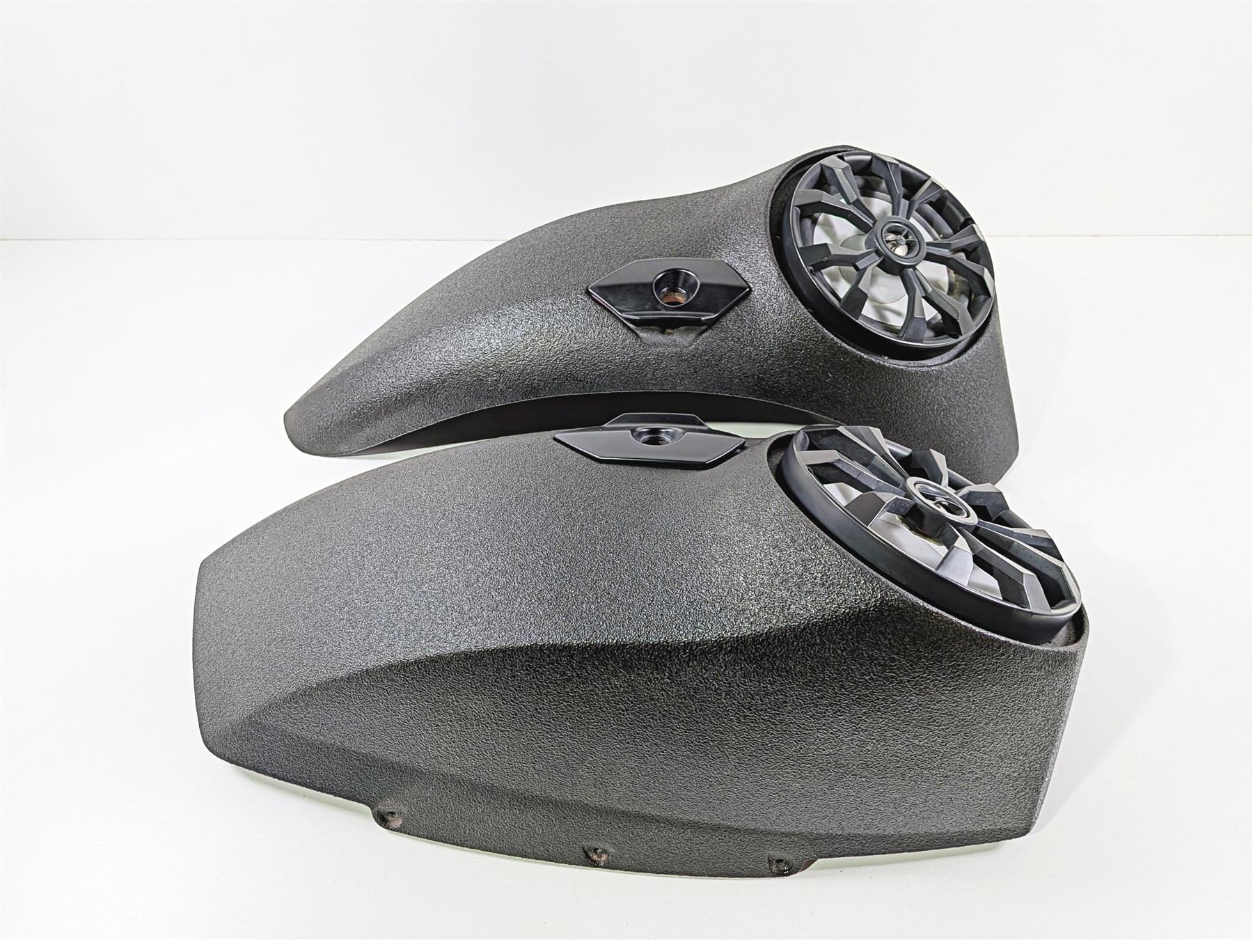 2016 Victory Cross Country Wrinkle Black Saddlebag Lid & Speaker Set - Image 3