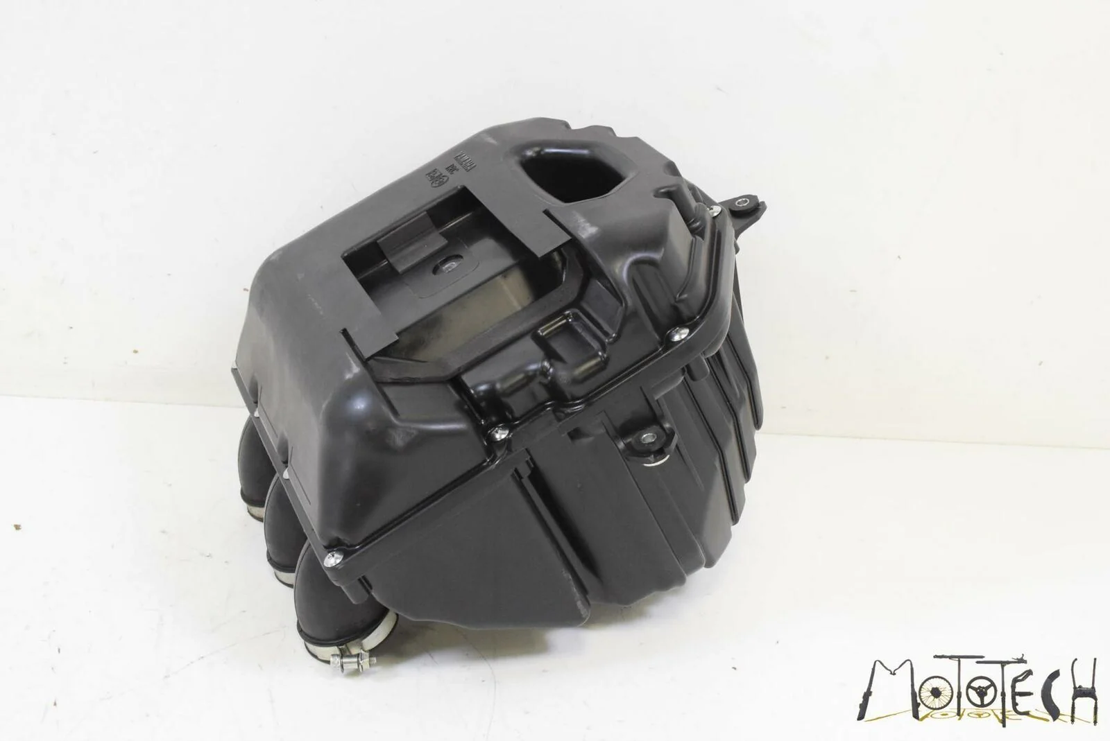 2016 Yamaha MT09 FZ09 Air Cleaner Breather Filter Box Assembly 90110-06388-00
