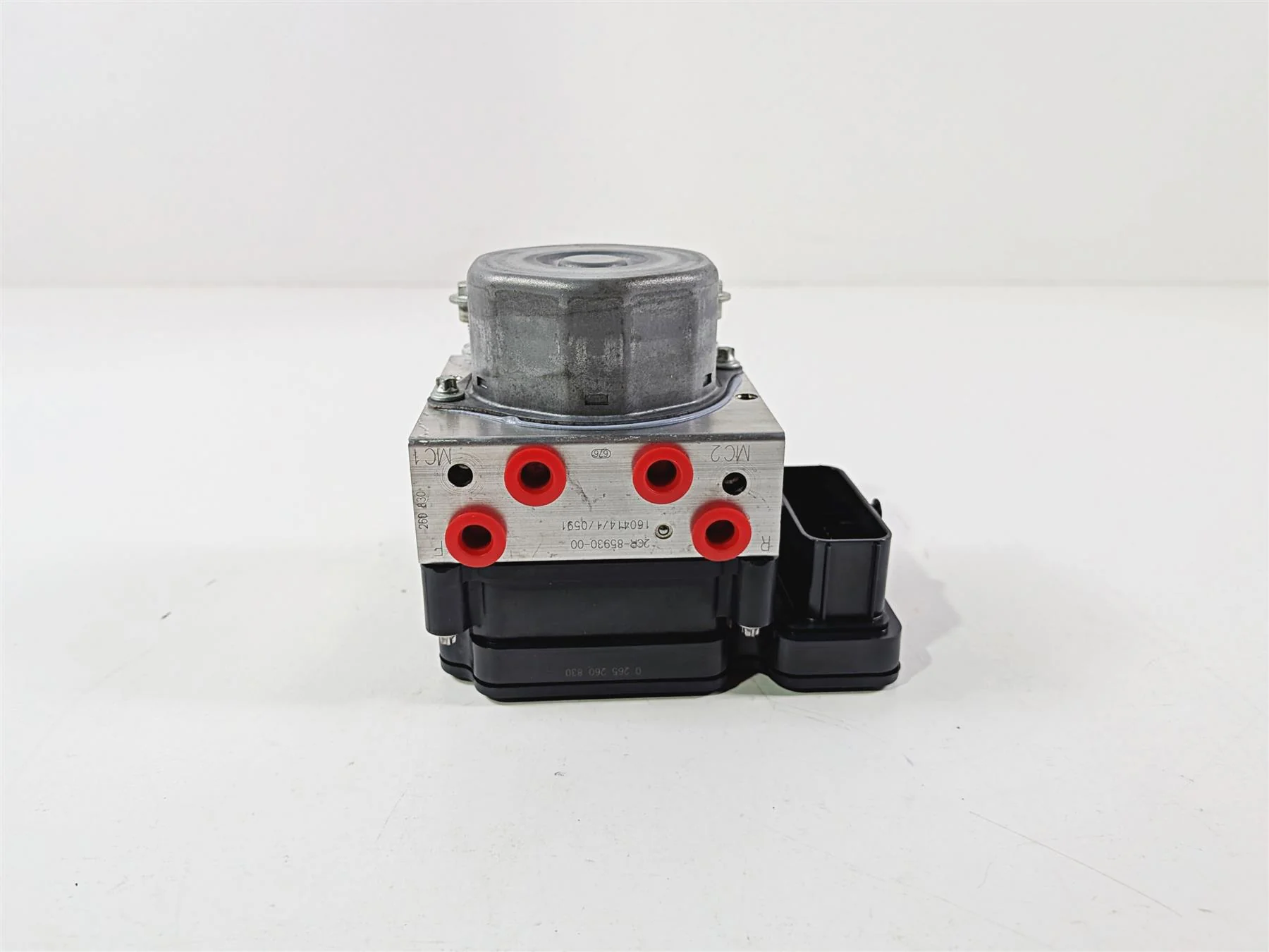 2016 Yamaha YZF R1 RN32 Abs Brake Pump Module Unit 2CR-85930-09-00 - Image 7