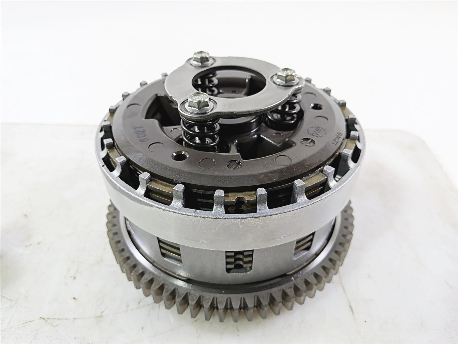 2016 Yamaha YZF R1 RN32 Clutch Basket & Friction Disc Set 2CR-16150-00-00 - Image 3