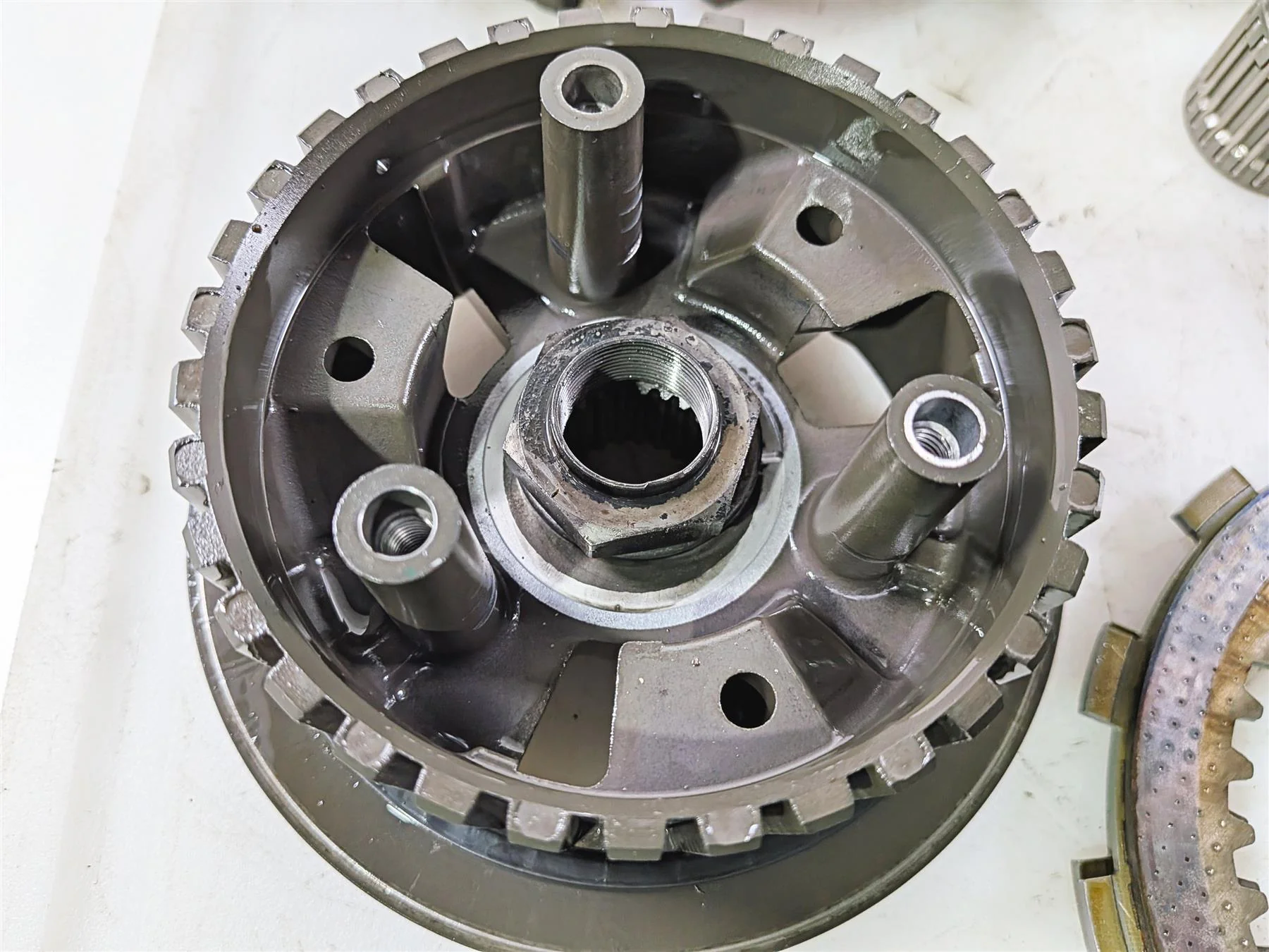 2016 Yamaha YZF R1 RN32 Clutch Basket & Friction Disc Set 2CR-16150-00-00 - Image 5