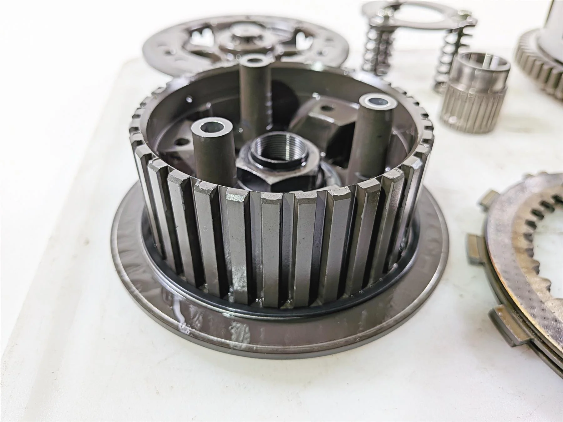 2016 Yamaha YZF R1 RN32 Clutch Basket & Friction Disc Set 2CR-16150-00-00 - Image 7