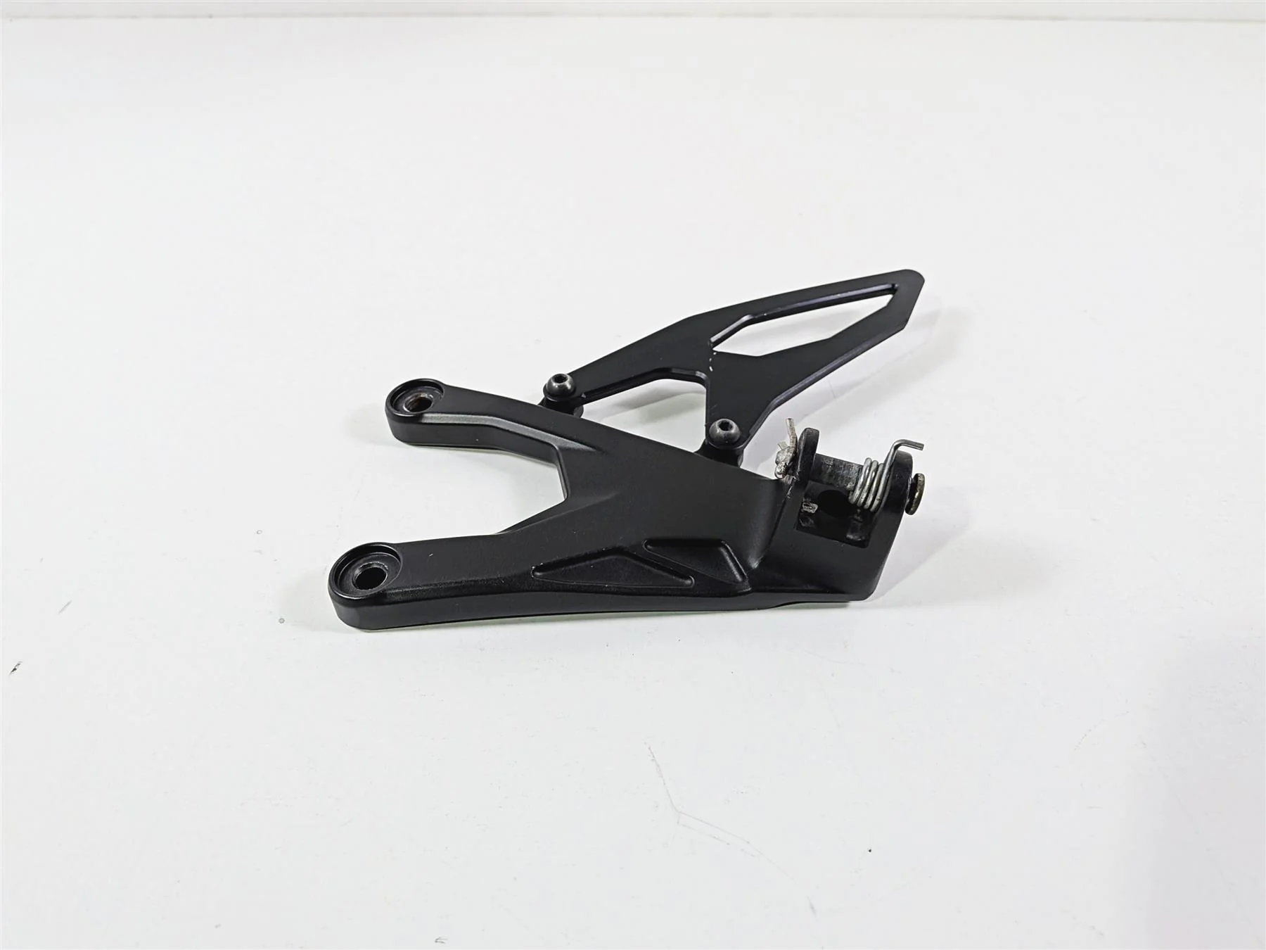 2016 Yamaha YZF R1 RN32 Front Left Foot Peg Mount 2CR-27442-00-00 - Image 2