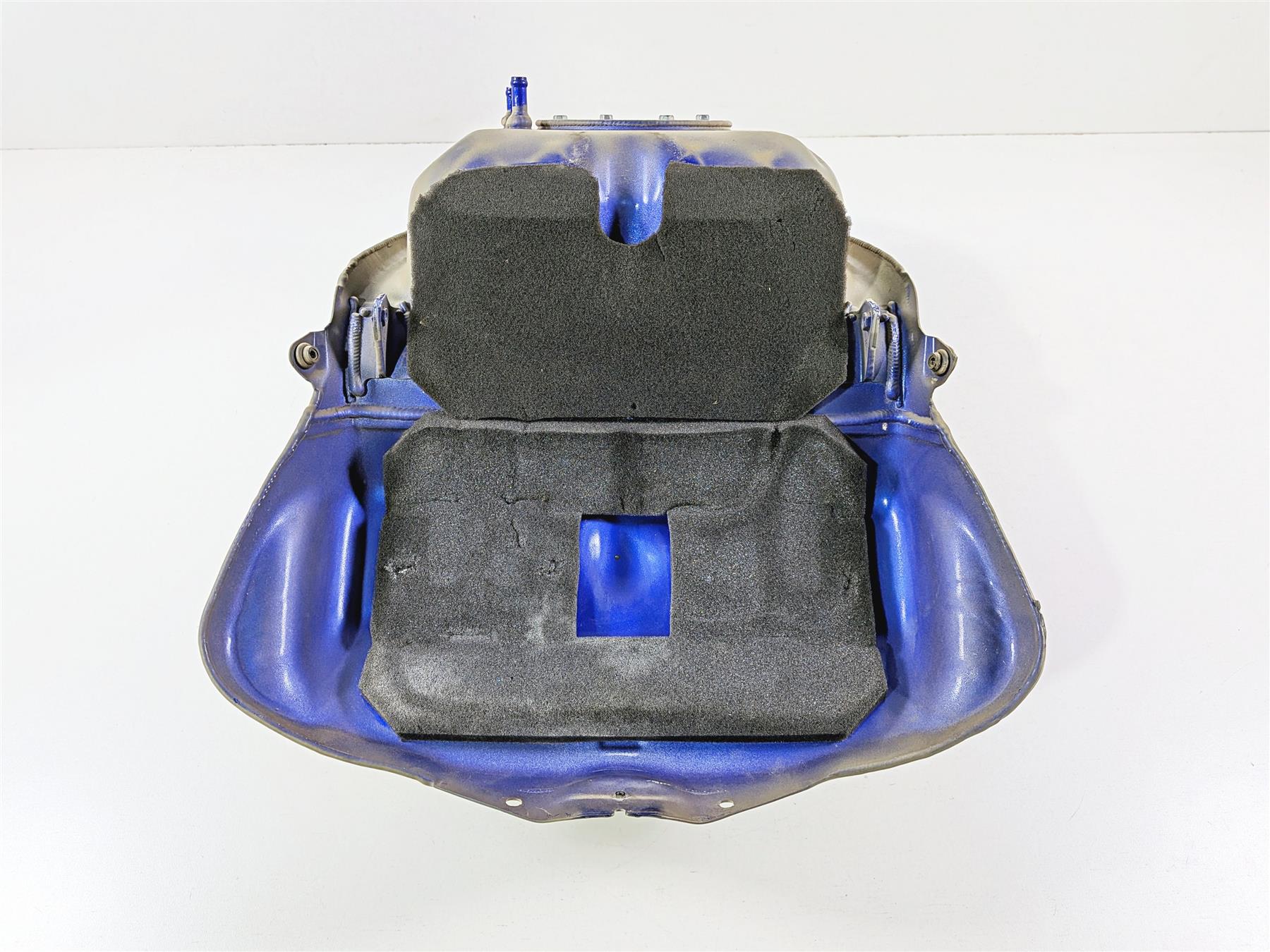 2016 Yamaha YZF R1 RN32 Fuel Gas Petrol Tank 2CR-YK241-00-P4 2CR-24110-00-P3 - Image 2