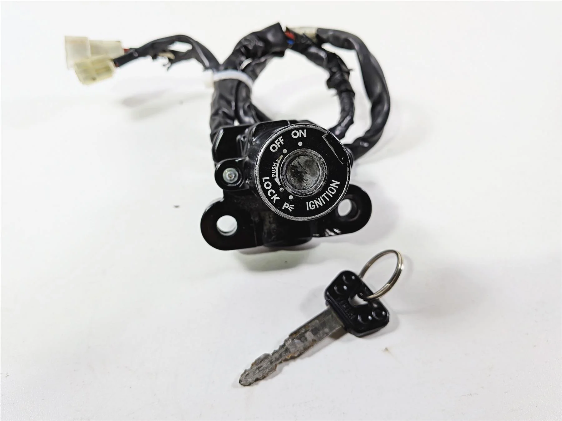 2016 Yamaha YZF R1 RN32 Ignition Switch Key Lock Set 2CR-82501-10-00