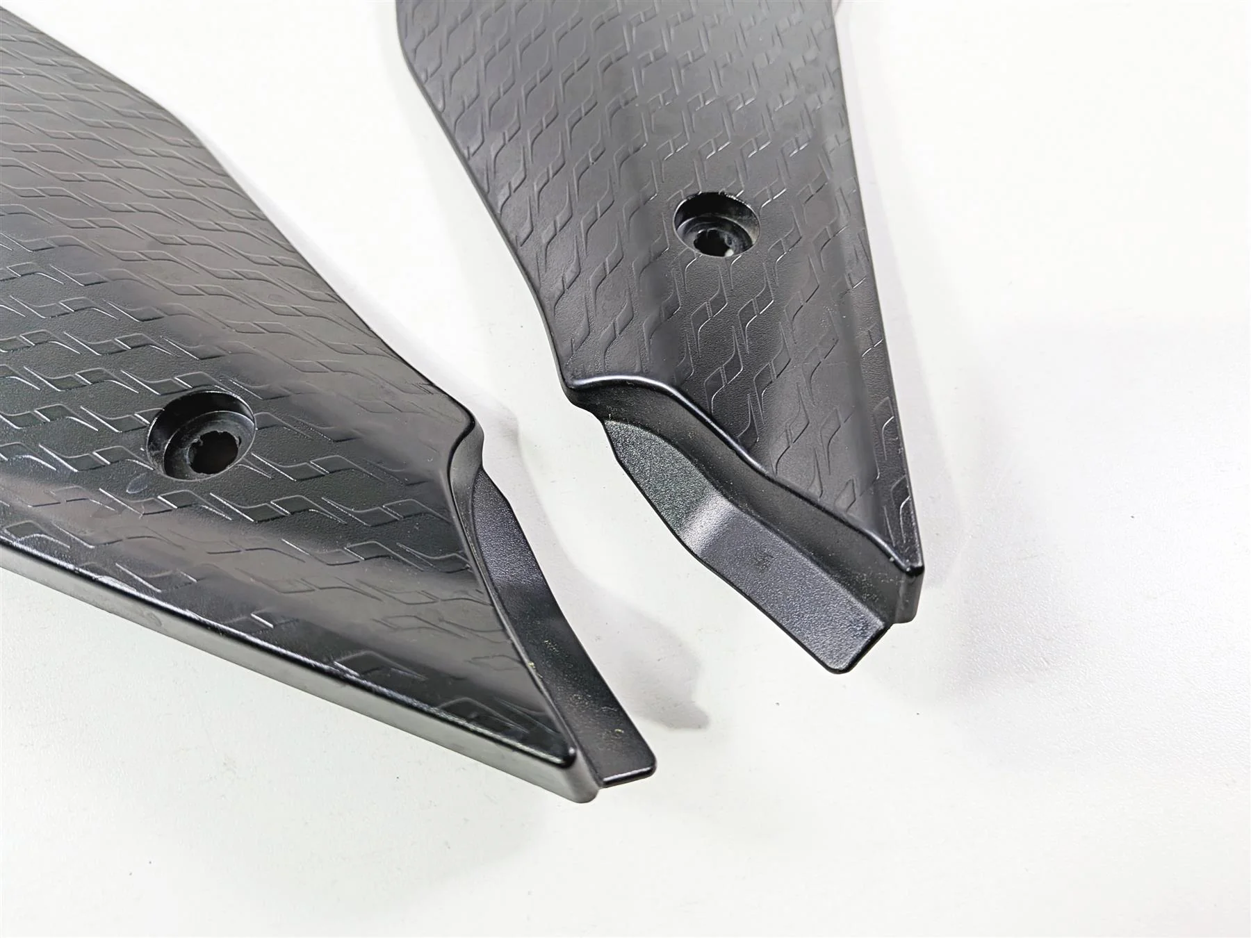 2016 Yamaha YZF R1 RN32 Left Right Gas Tank Cover Fairing 2CR-24129-00 - Image 10