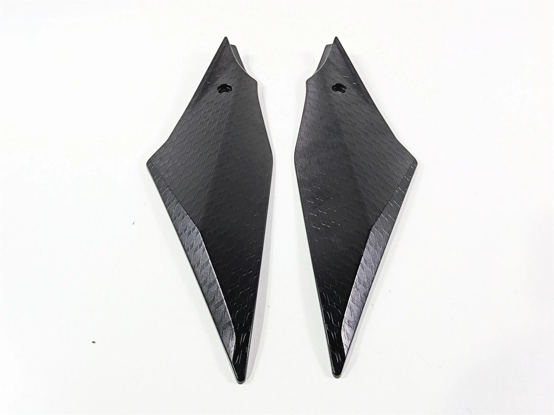 2016 Yamaha YZF R1 RN32 Left Right Gas Tank Cover Fairing 2CR-24129-00 - Image 12