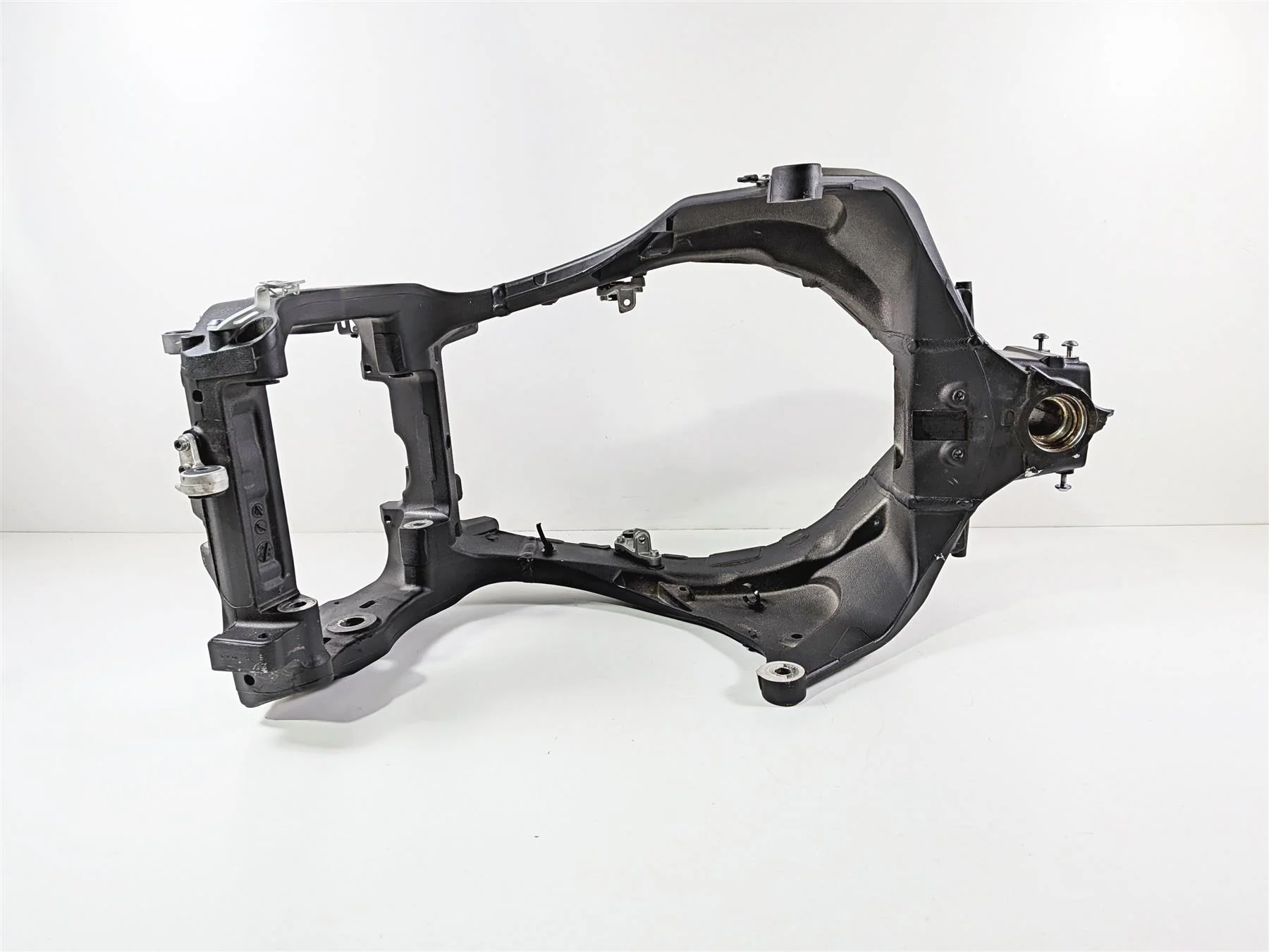 2016 Yamaha YZF R1 RN32 Main Frame Chassis - Damage - With Wisconsin Clear Title With Salvage History 2CR-21110-00-00 - Image 10