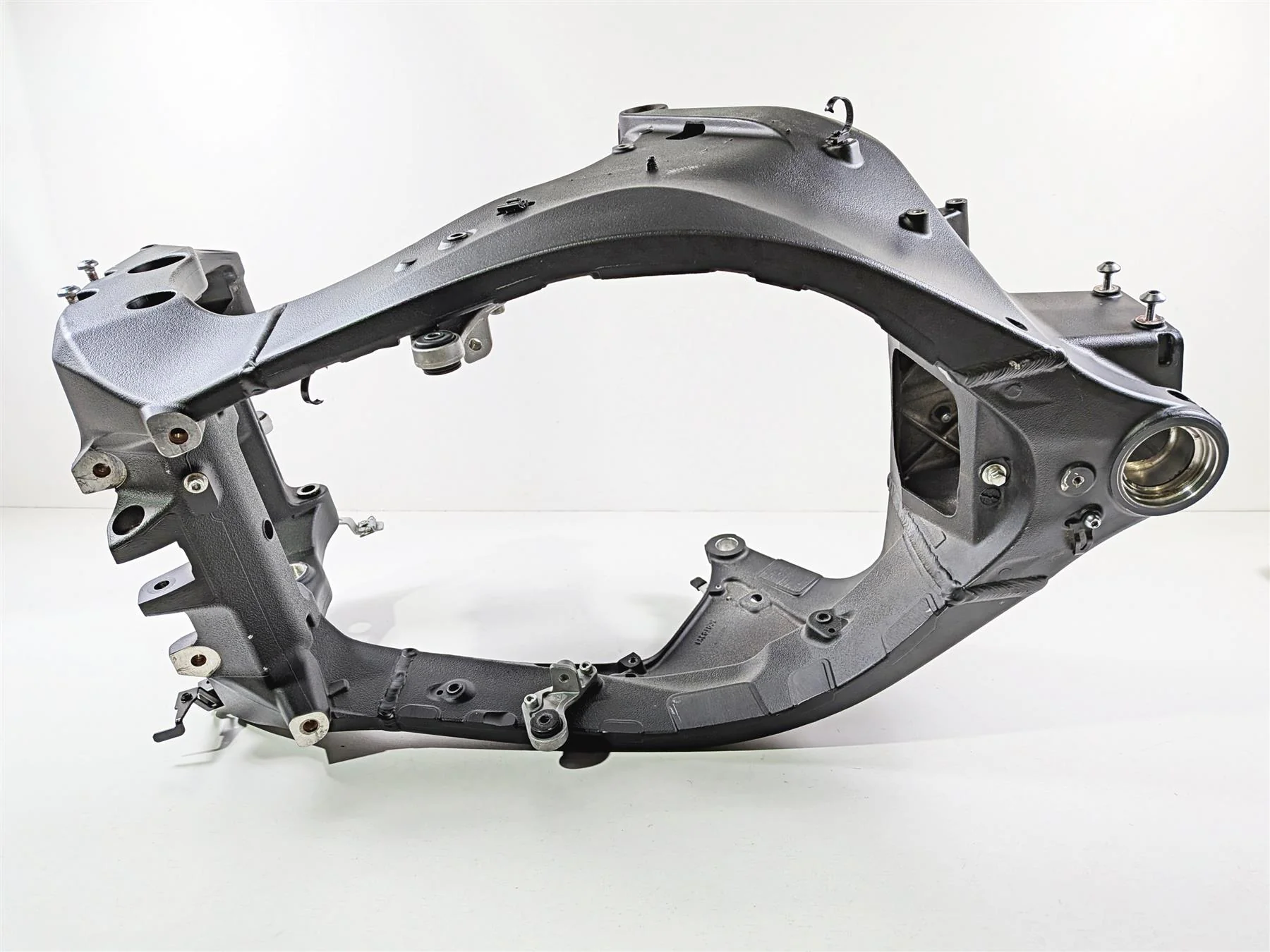 2016 Yamaha YZF R1 RN32 Main Frame Chassis - Damage - With Wisconsin Clear Title With Salvage History 2CR-21110-00-00 - Image 15