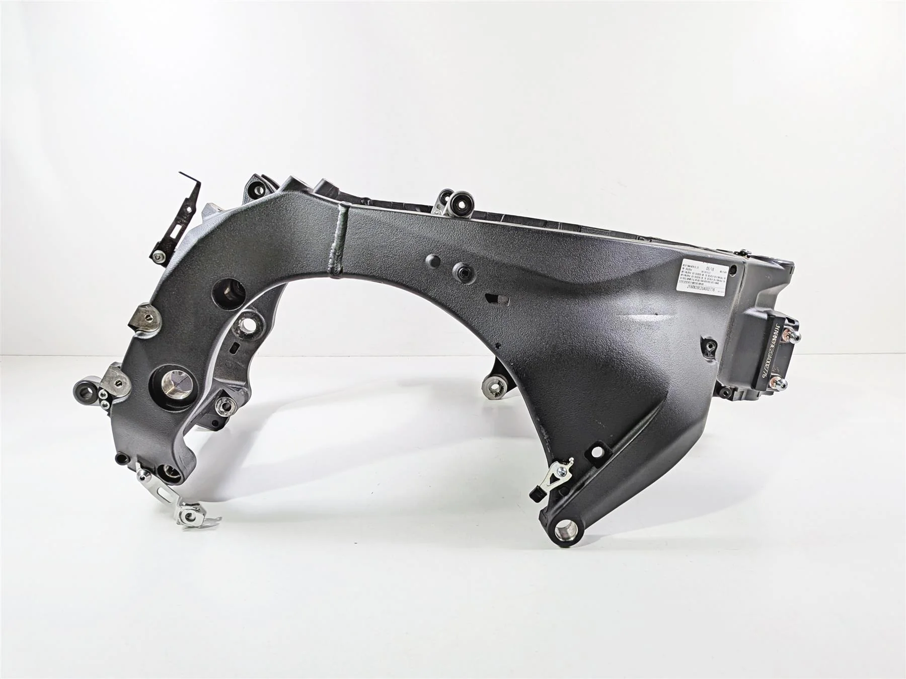 2016 Yamaha YZF R1 RN32 Main Frame Chassis - Damage - With Wisconsin Clear Title With Salvage History 2CR-21110-00-00 - Image 2