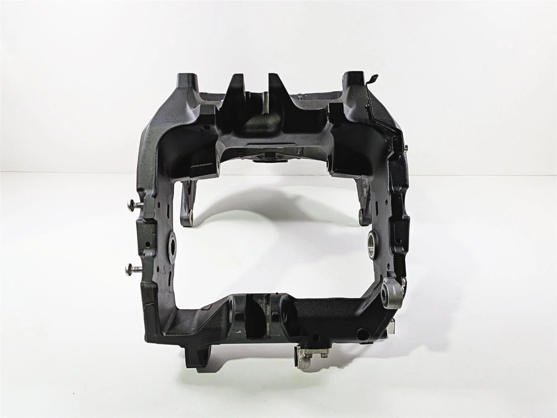 2016 Yamaha YZF R1 RN32 Main Frame Chassis - Damage - With Wisconsin Clear Title With Salvage History 2CR-21110-00-00 - Image 3