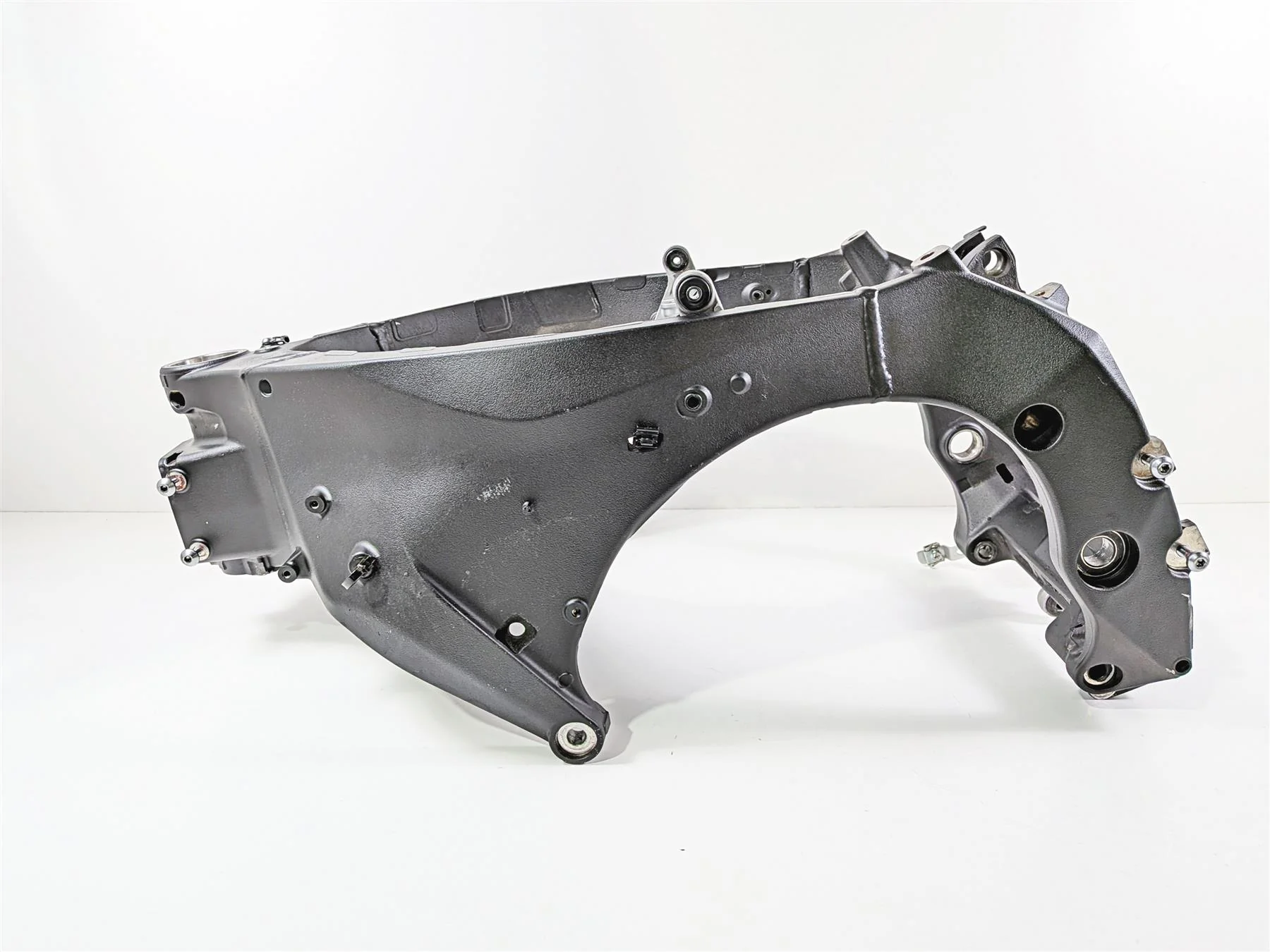 2016 Yamaha YZF R1 RN32 Main Frame Chassis - Damage - With Wisconsin Clear Title With Salvage History 2CR-21110-00-00 - Image 4