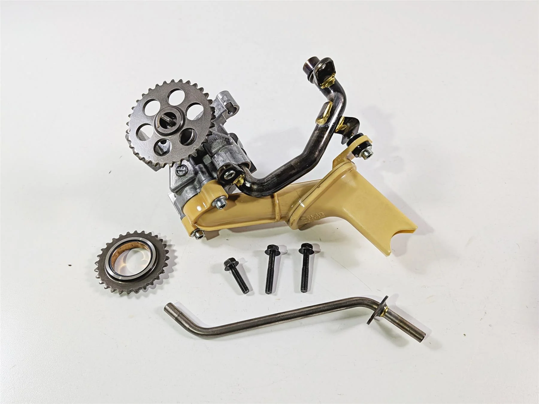 2016 Yamaha YZF R1 RN32 Oil Pump & Pick Up Tube -Tested 2CR-13300-00-00