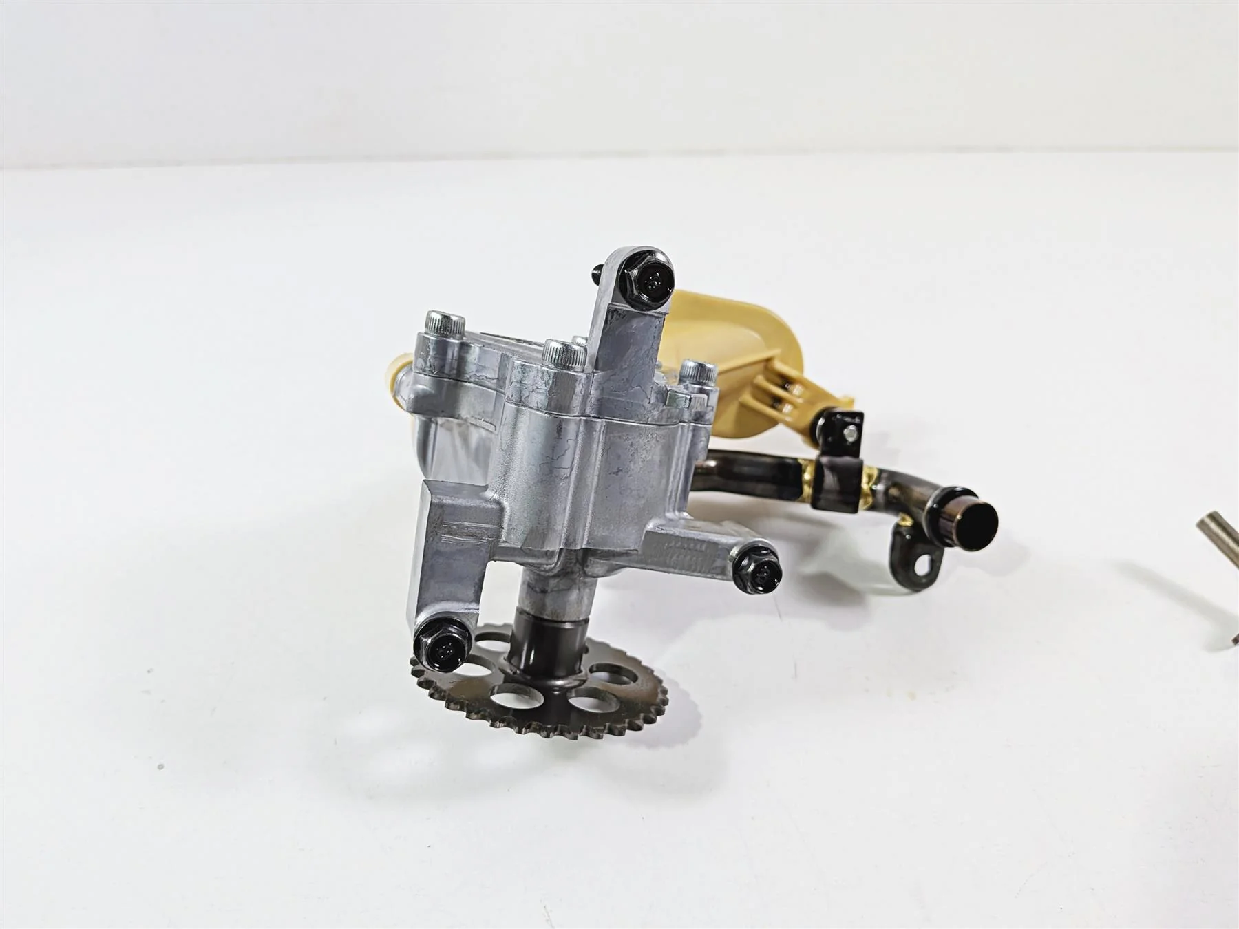 2016 Yamaha YZF R1 RN32 Oil Pump & Pick Up Tube -Tested 2CR-13300-00-00 - Image 5
