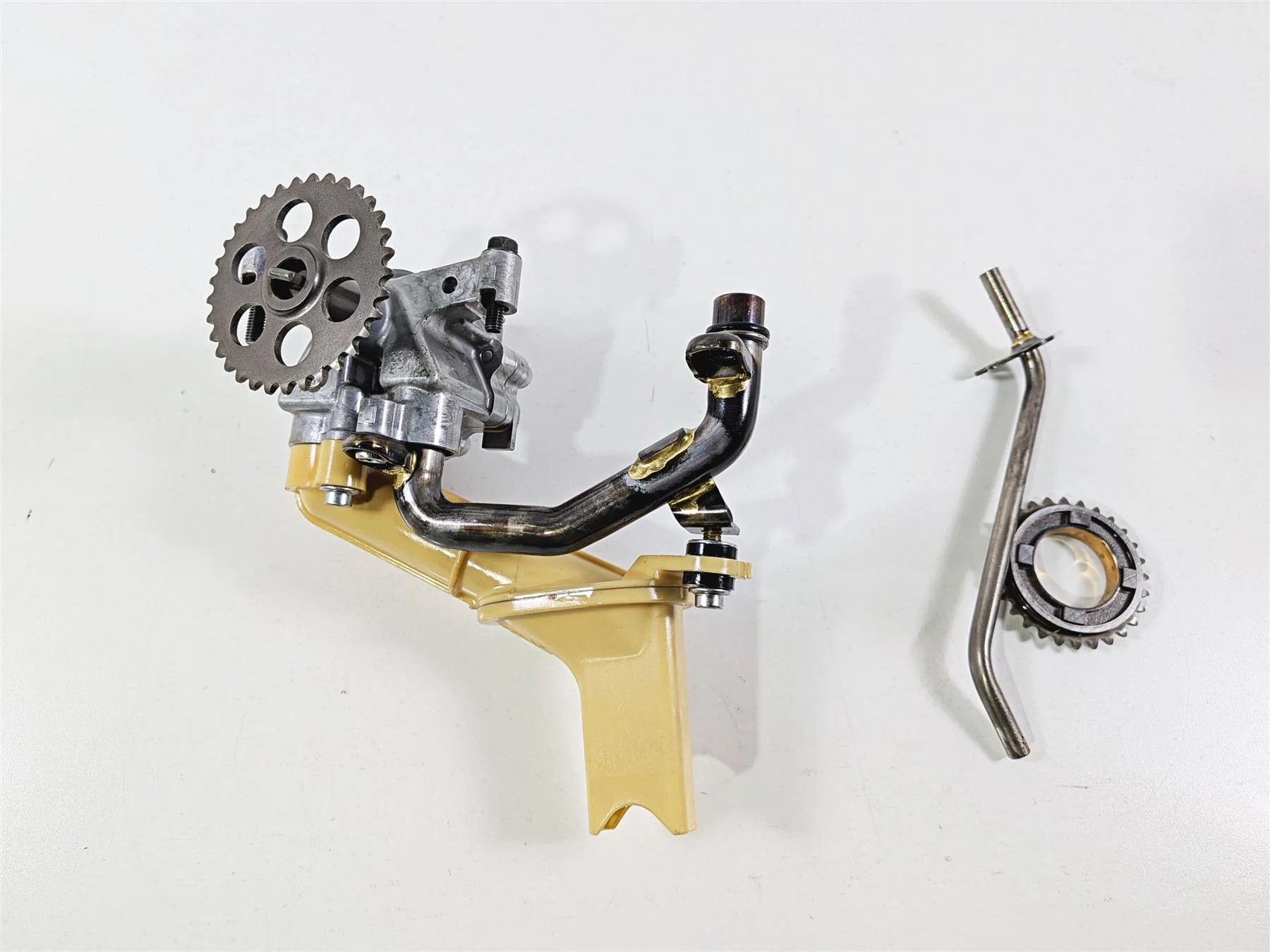 2016 Yamaha YZF R1 RN32 Oil Pump & Pick Up Tube -Tested 2CR-13300-00-00 - Image 7