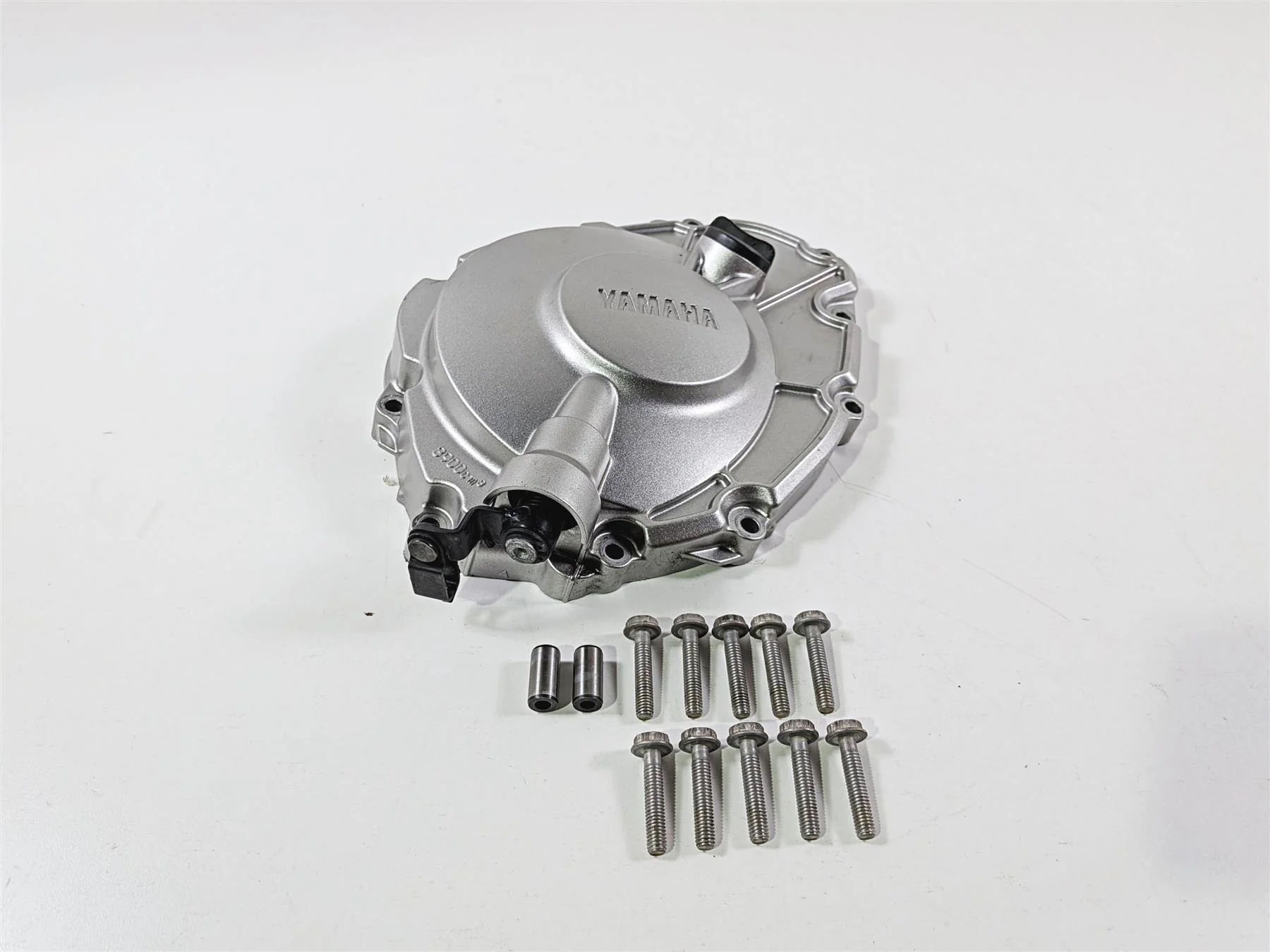 2016 Yamaha YZF R1 RN32 Silver Clutch Cover  B60-15421-00-00 - Image 2